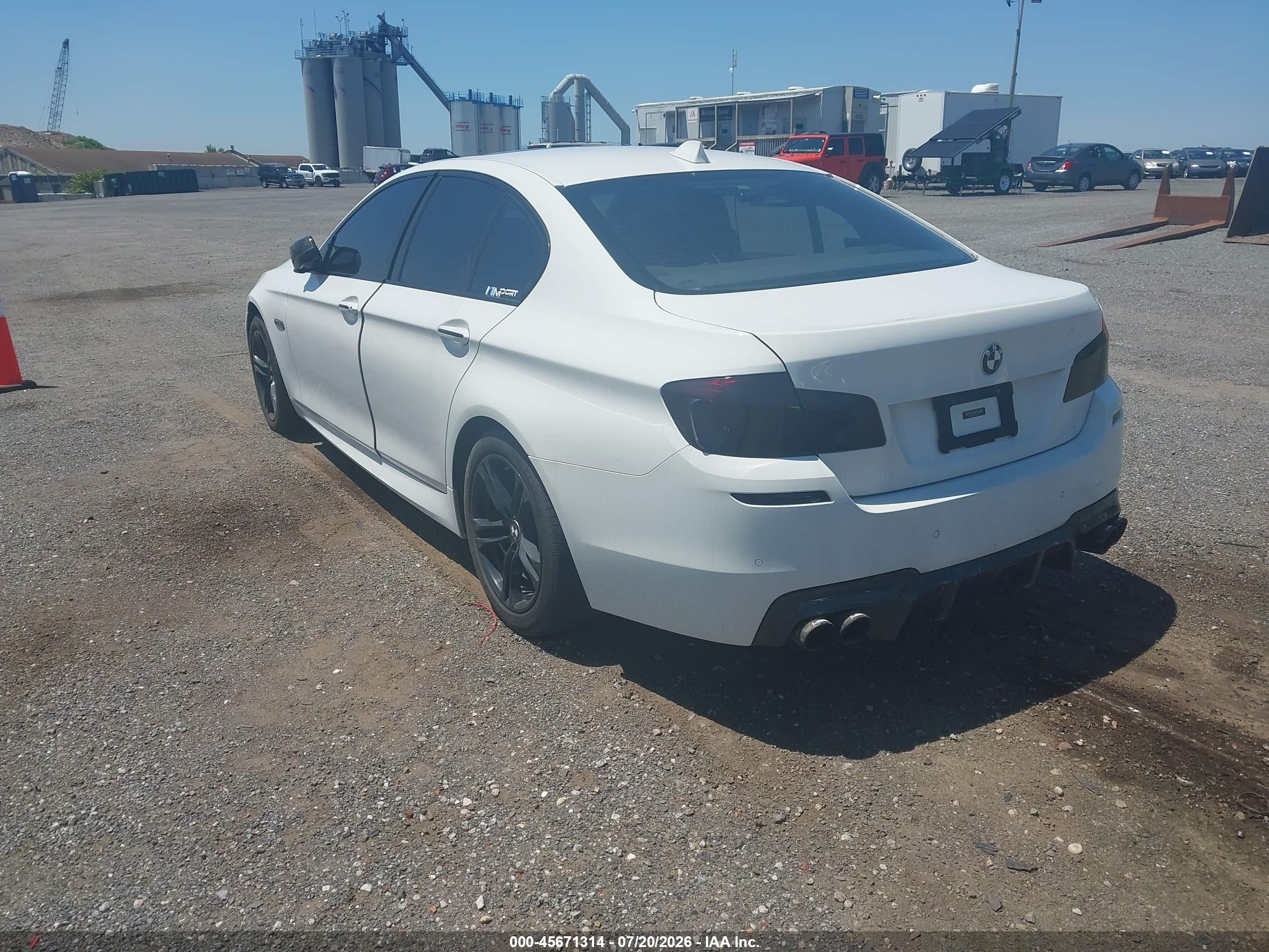 2014 Bmw 528i Xdrive White vin: WBA5A7C50ED612280