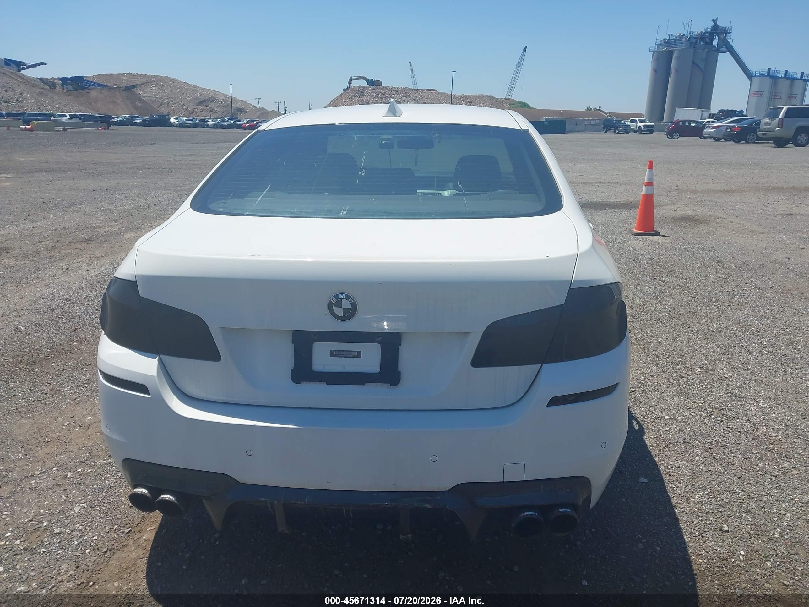 2014 Bmw 528i Xdrive White vin: WBA5A7C50ED612280