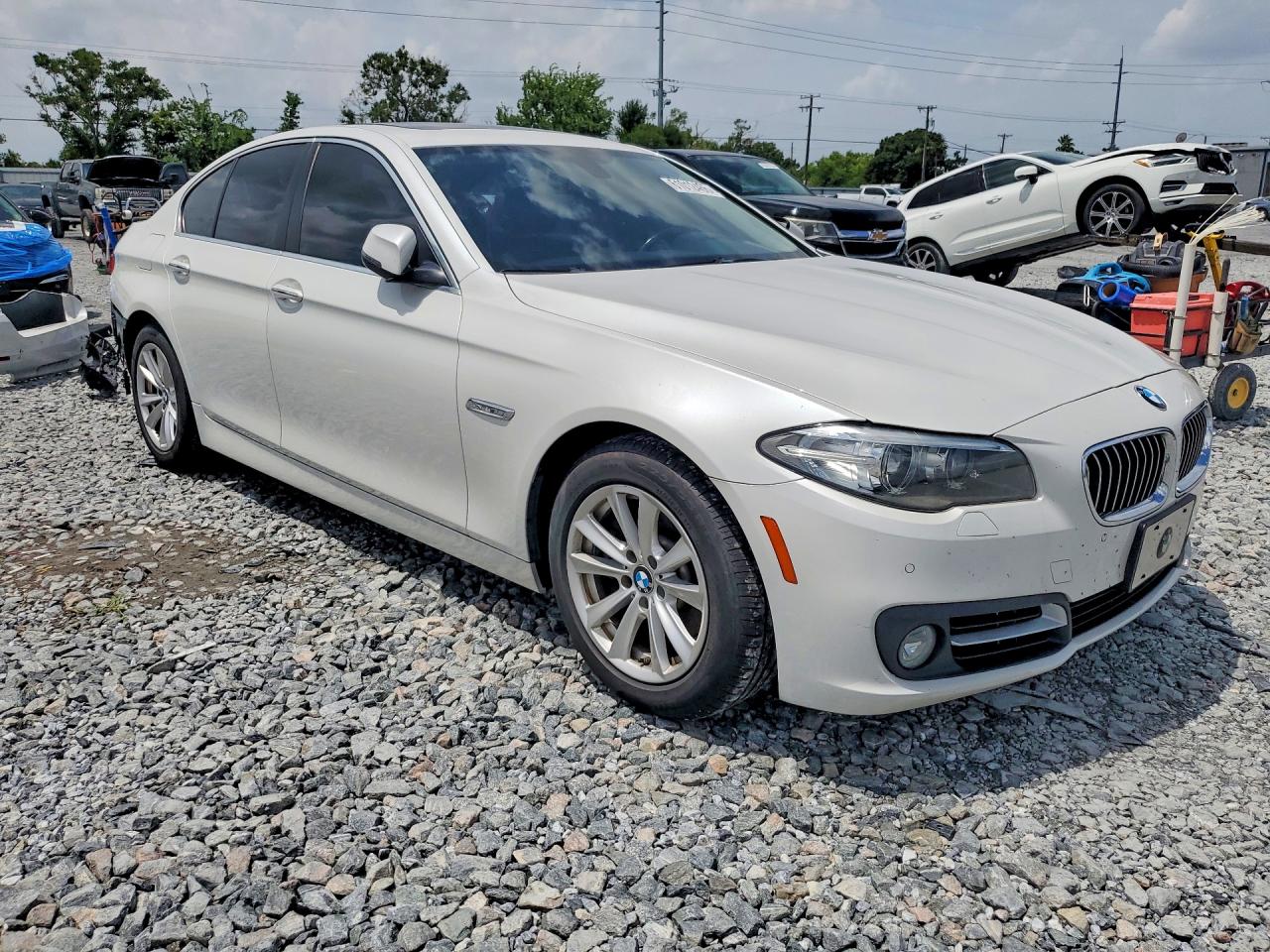2015 Bmw 528 Xi White vin: WBA5A7C50FD627525