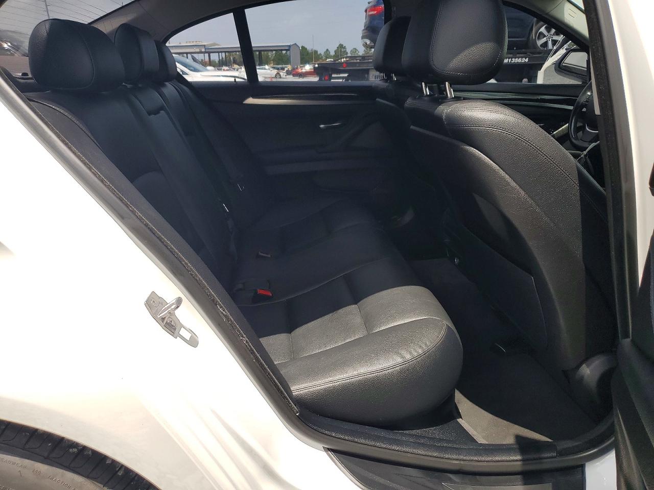 2015 Bmw 528 Xi White vin: WBA5A7C50FD627525
