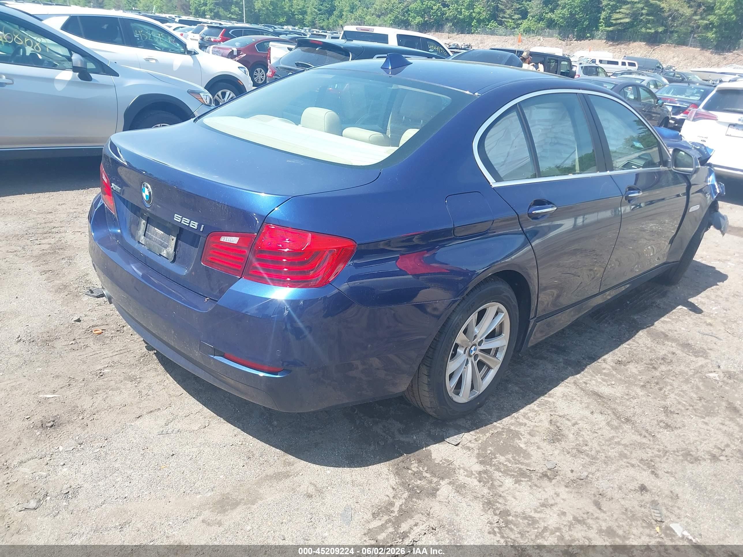 2015 Bmw 528i Xdrive Blue vin: WBA5A7C50FG143918