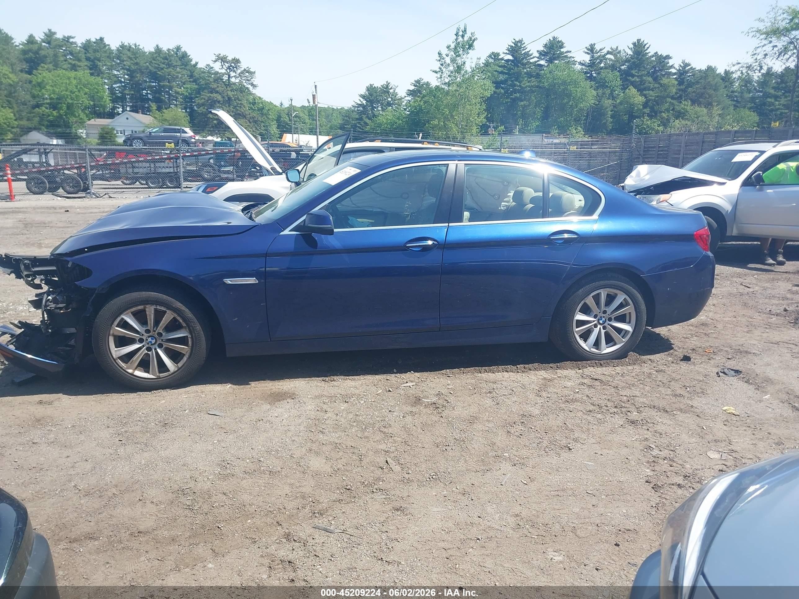 2015 Bmw 528i Xdrive Blue vin: WBA5A7C50FG143918