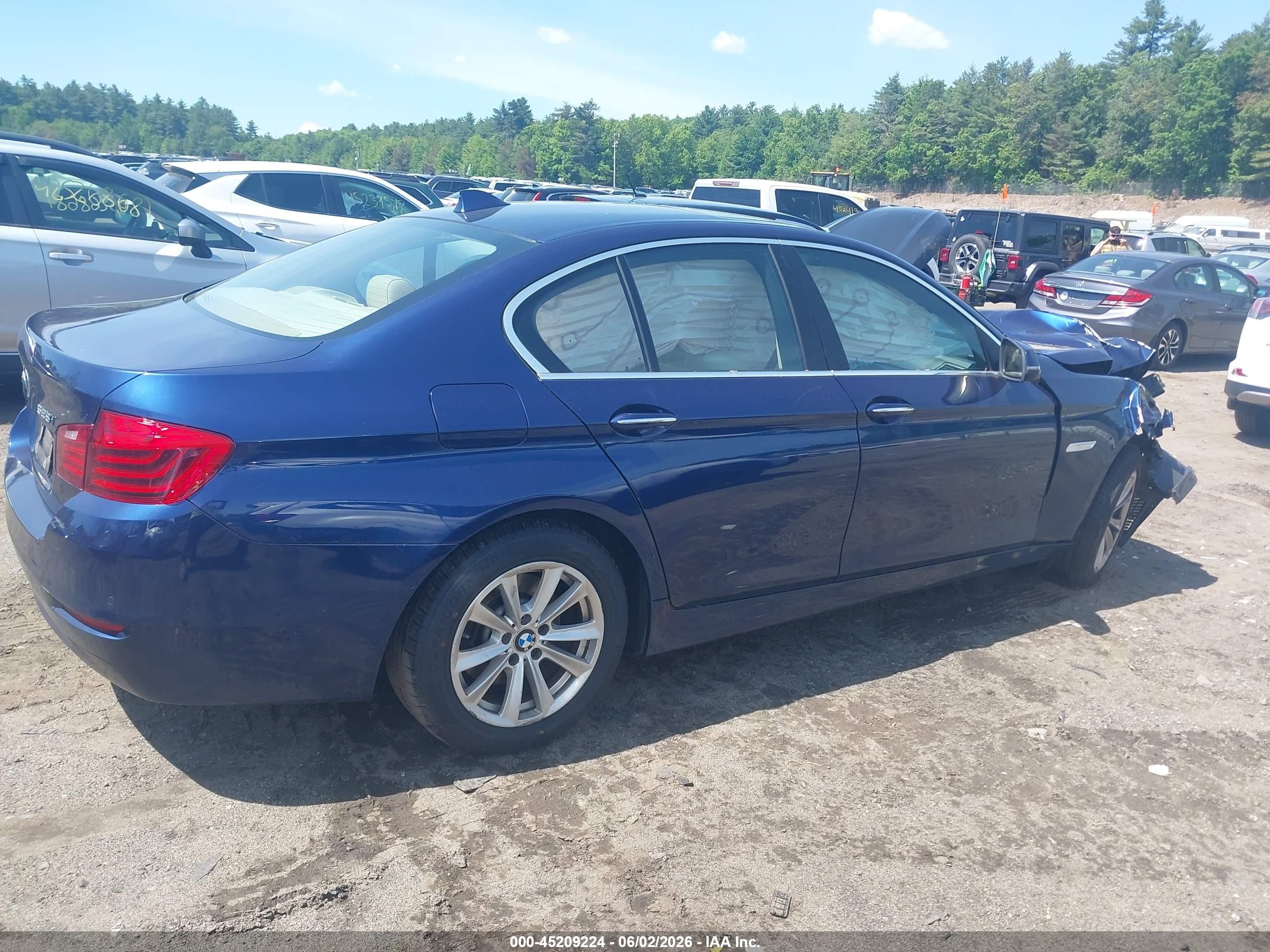 2015 Bmw 528i Xdrive Blue vin: WBA5A7C50FG143918