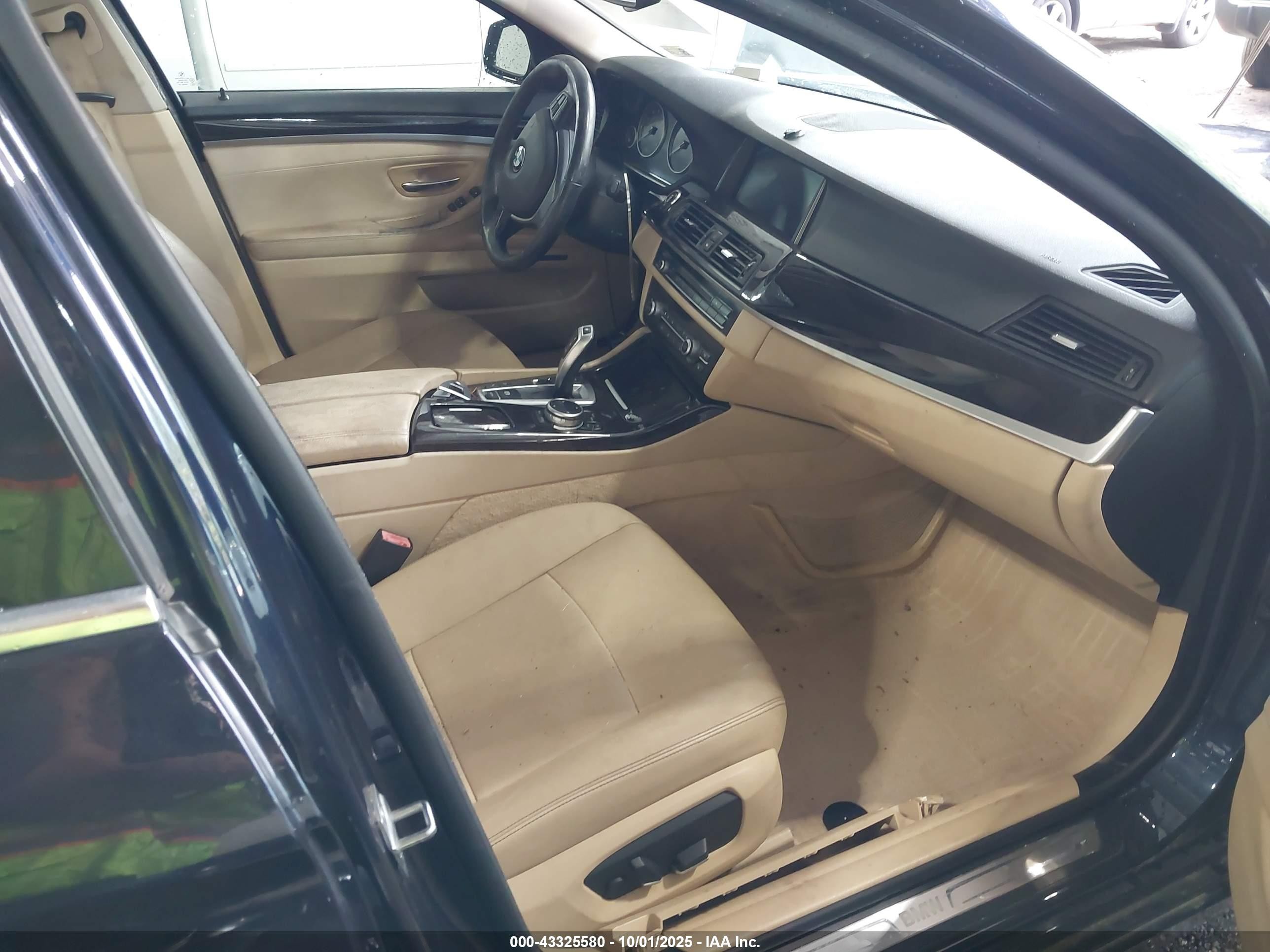 2014 Bmw 528i Xdrive Blue vin: WBA5A7C51ED615320