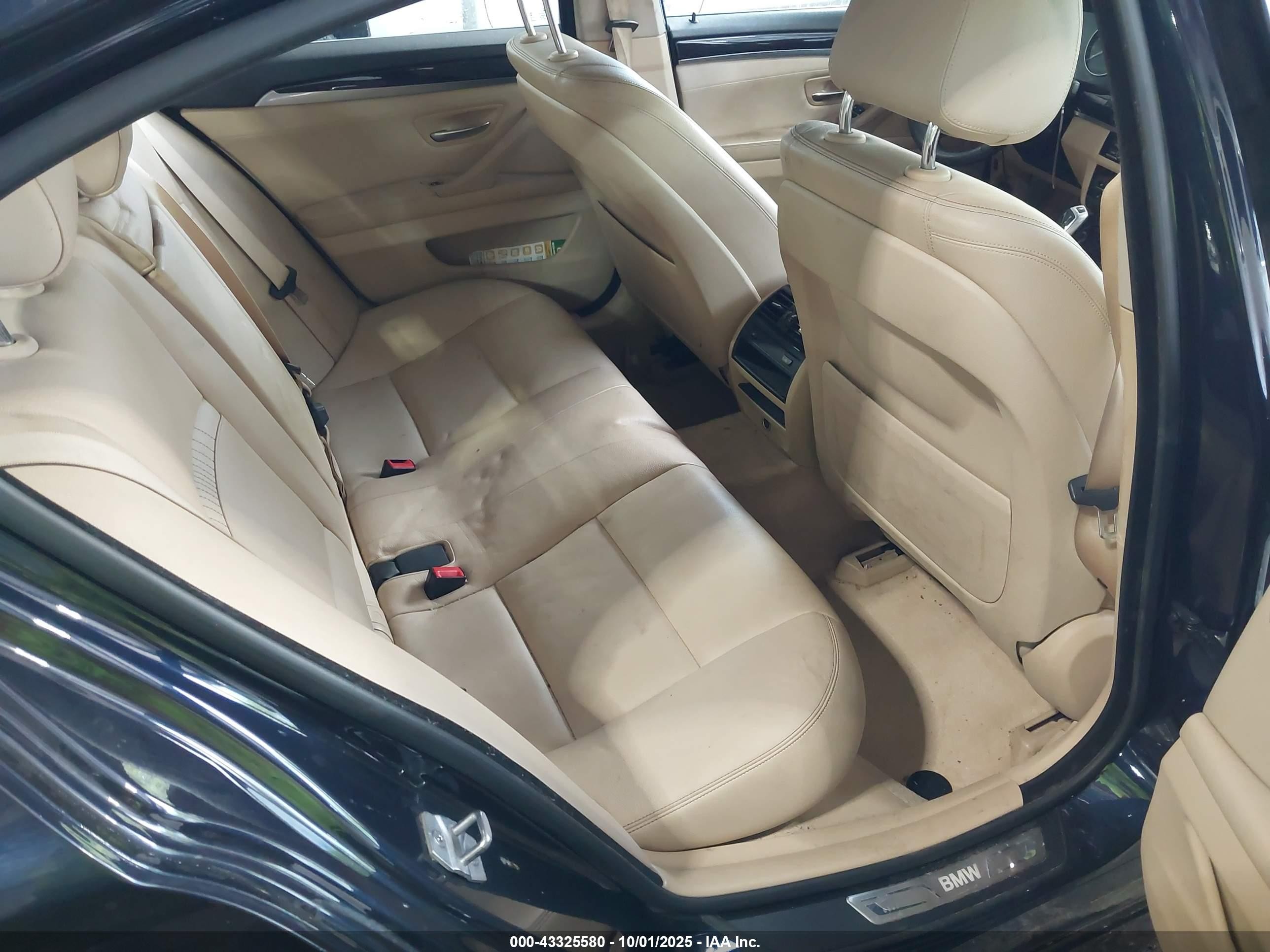 2014 Bmw 528i Xdrive Blue vin: WBA5A7C51ED615320