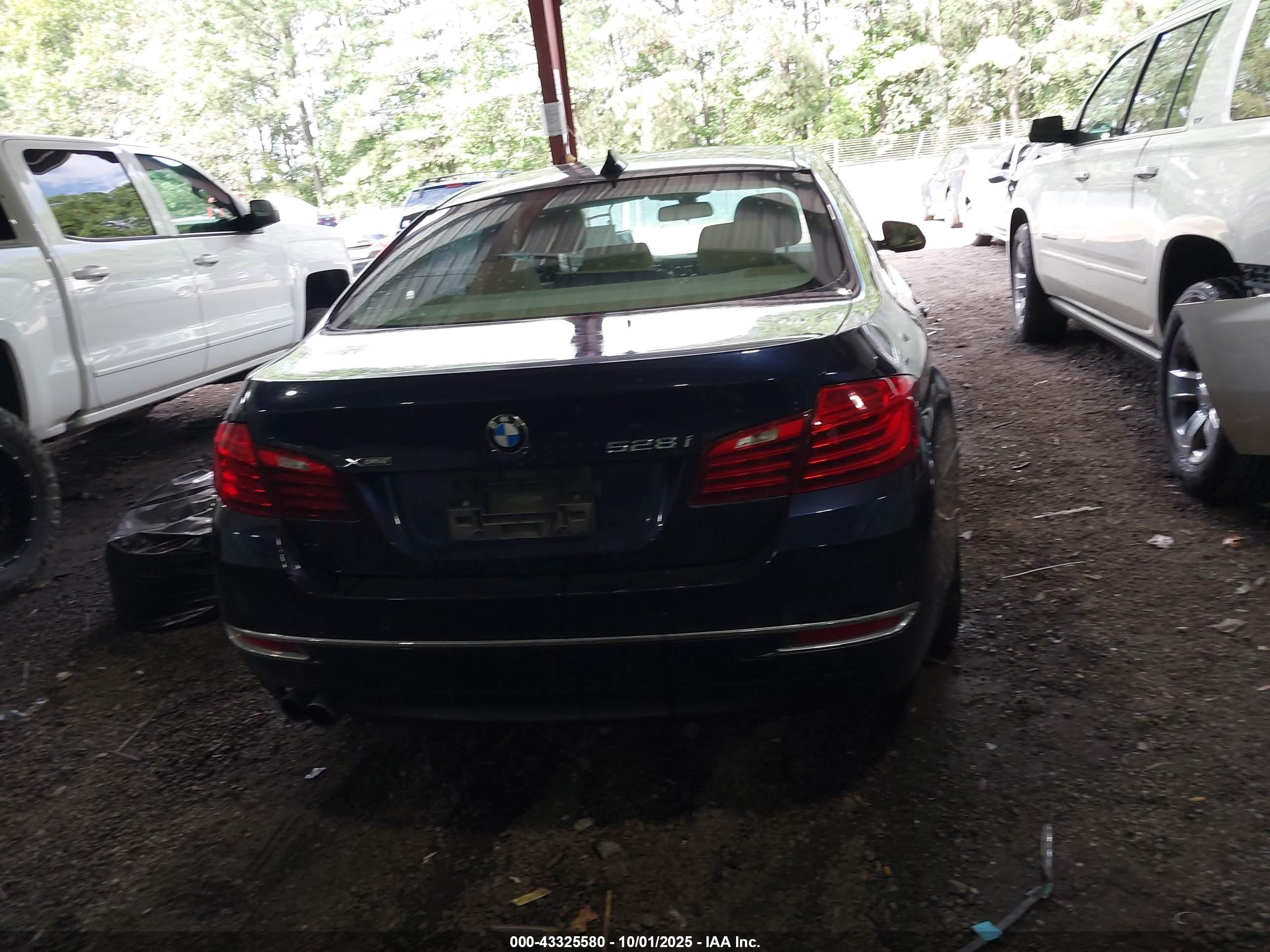 2014 Bmw 528i Xdrive Blue vin: WBA5A7C51ED615320