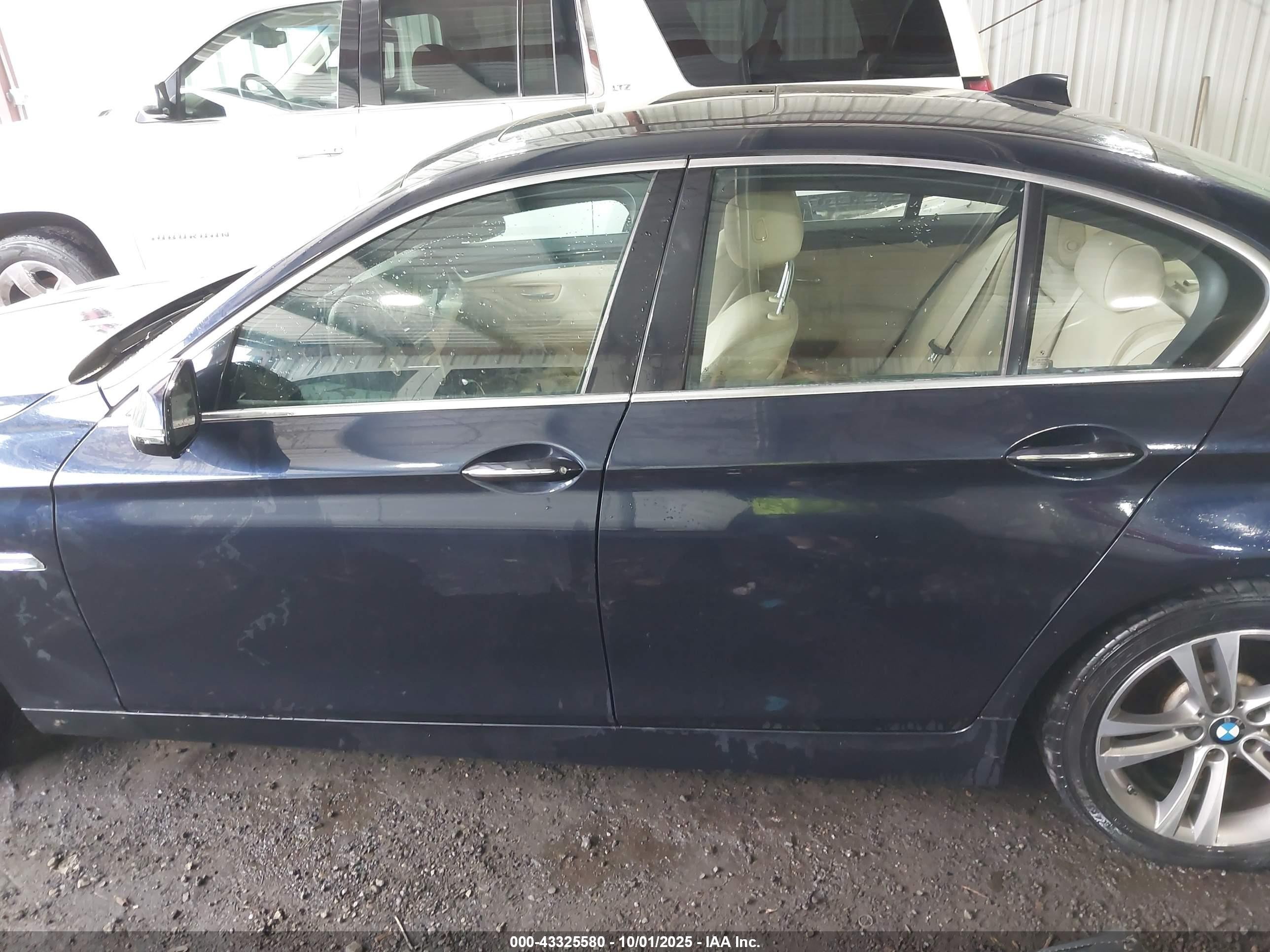 2014 Bmw 528i Xdrive Blue vin: WBA5A7C51ED615320