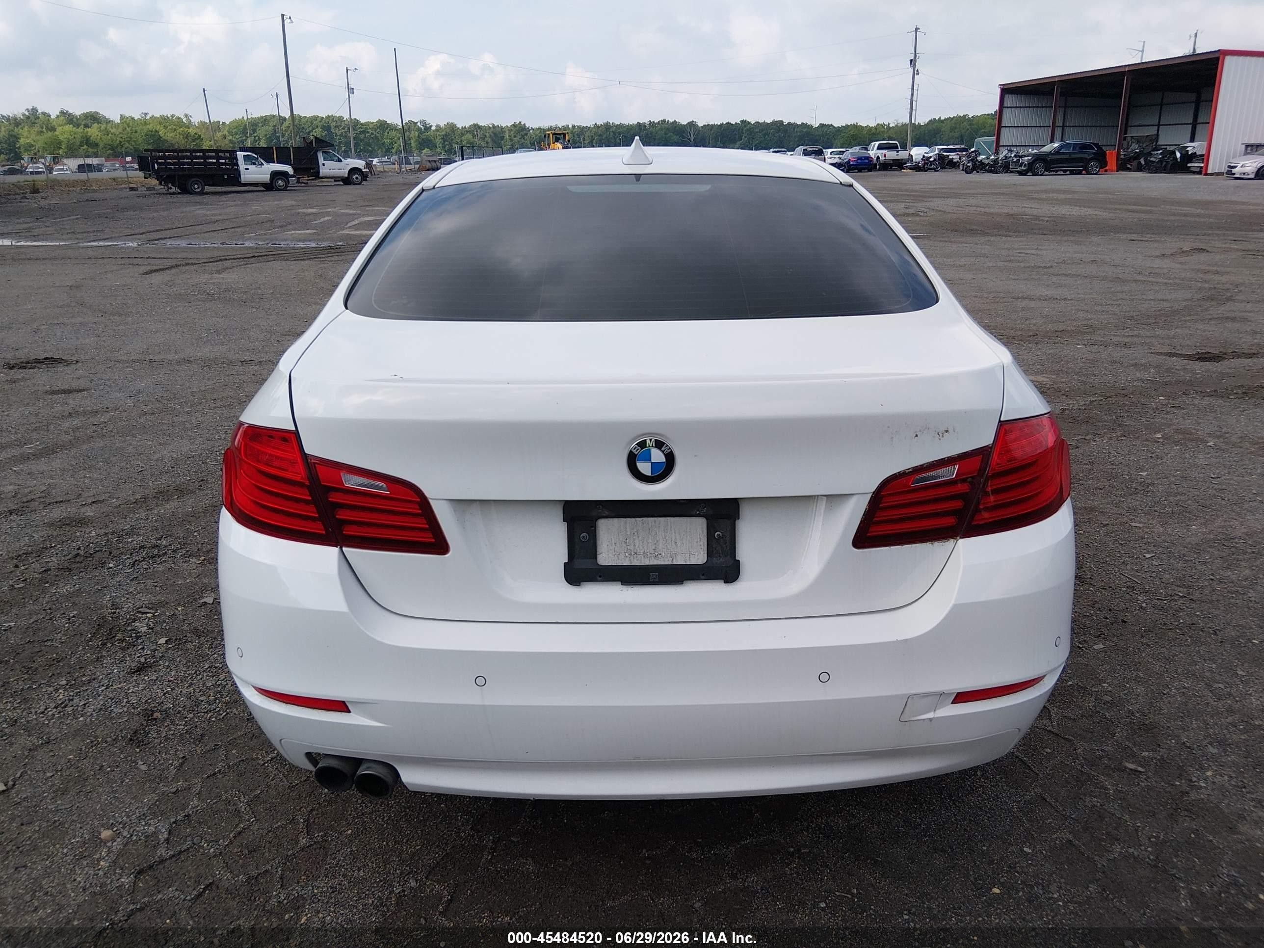2014 Bmw 528i Xdrive White vin: WBA5A7C51ED616290