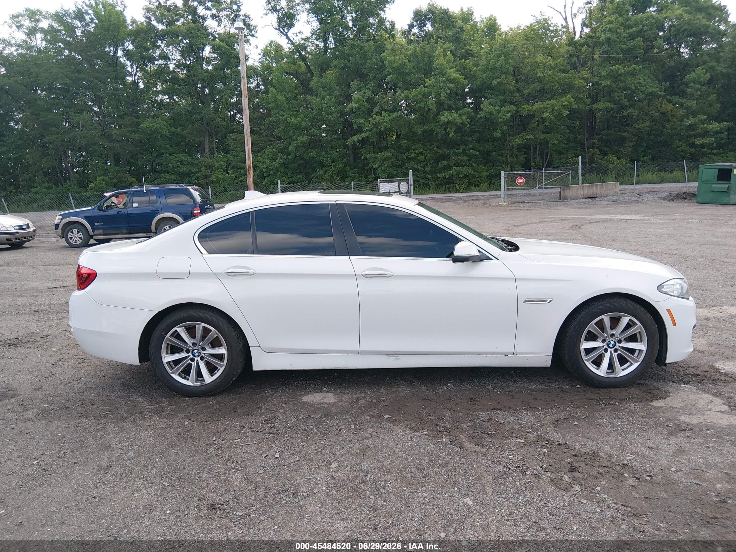 2014 Bmw 528i Xdrive White vin: WBA5A7C51ED616290