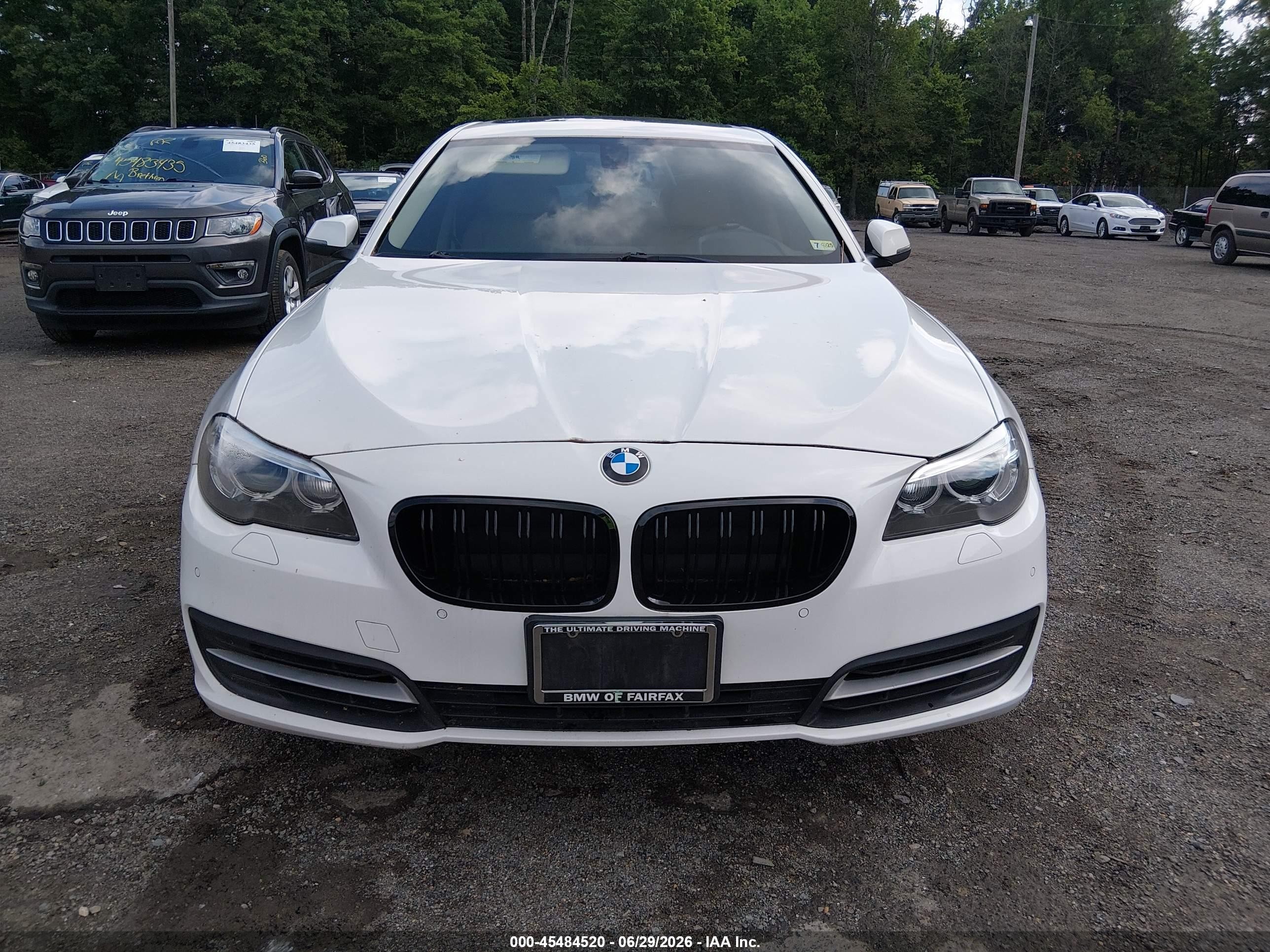2014 Bmw 528i Xdrive White vin: WBA5A7C51ED616290