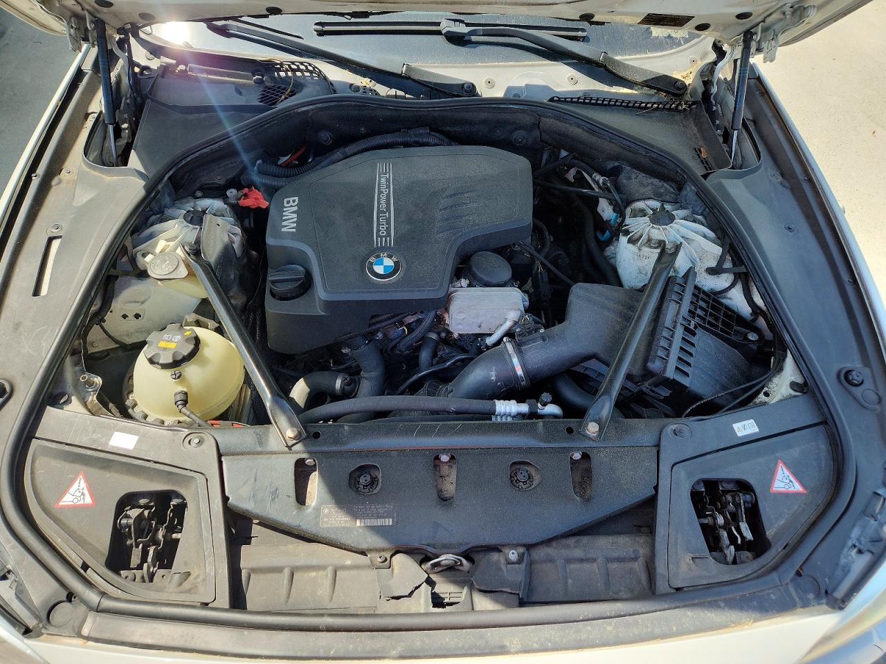2015 Bmw 528 Xi White vin: WBA5A7C51FD621491