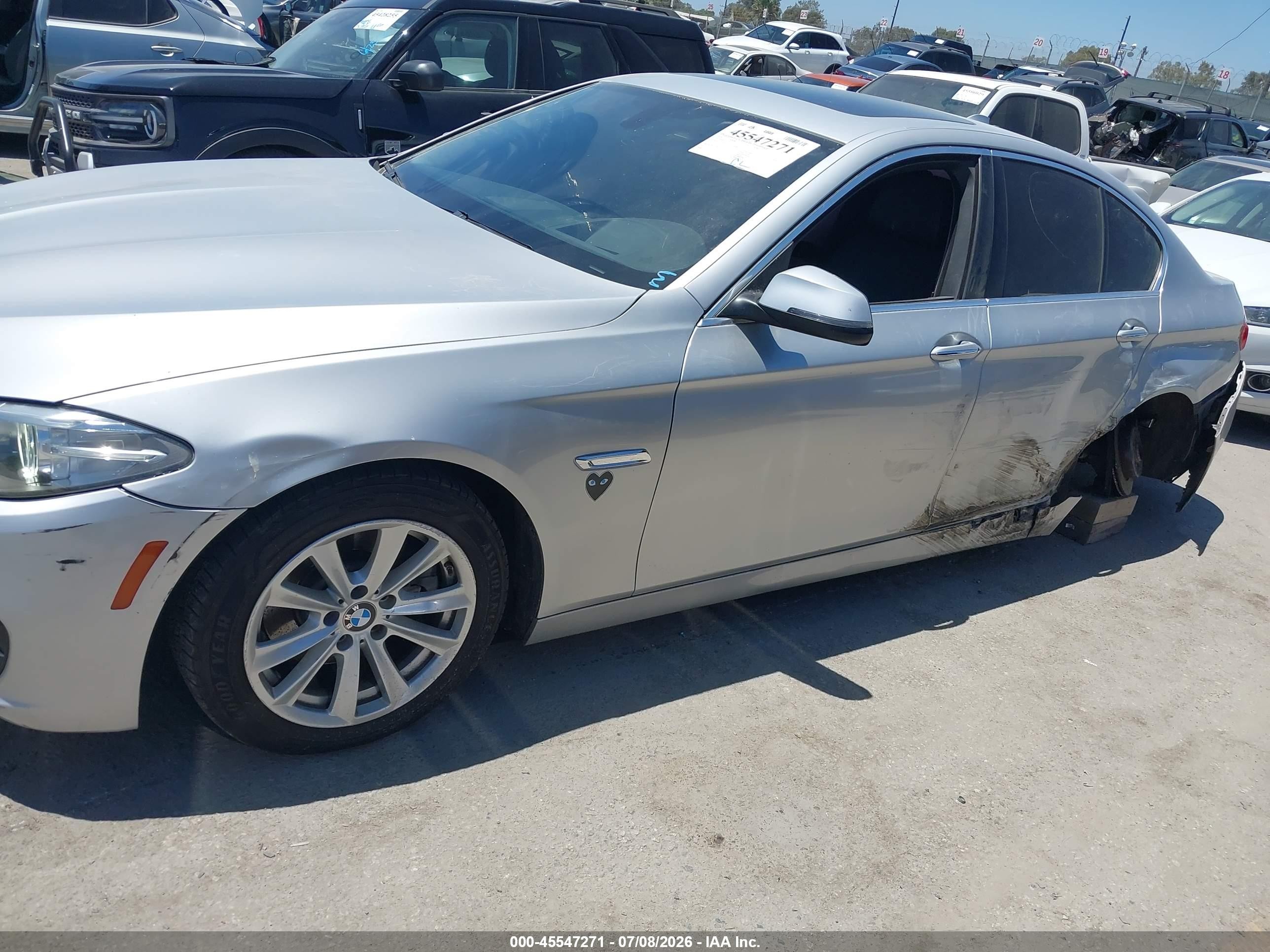 2014 Bmw 528i Xdrive Серебряный vin: WBA5A7C52ED219591