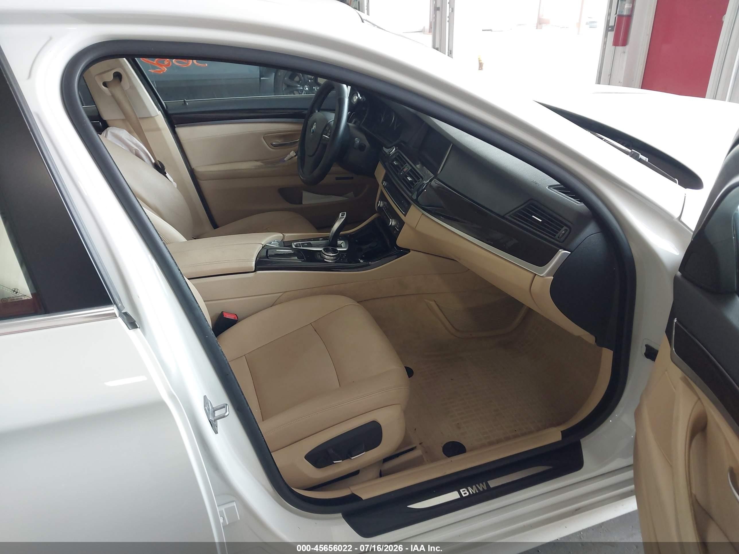 2014 Bmw 528i Xdrive Белый vin: WBA5A7C53ED618543