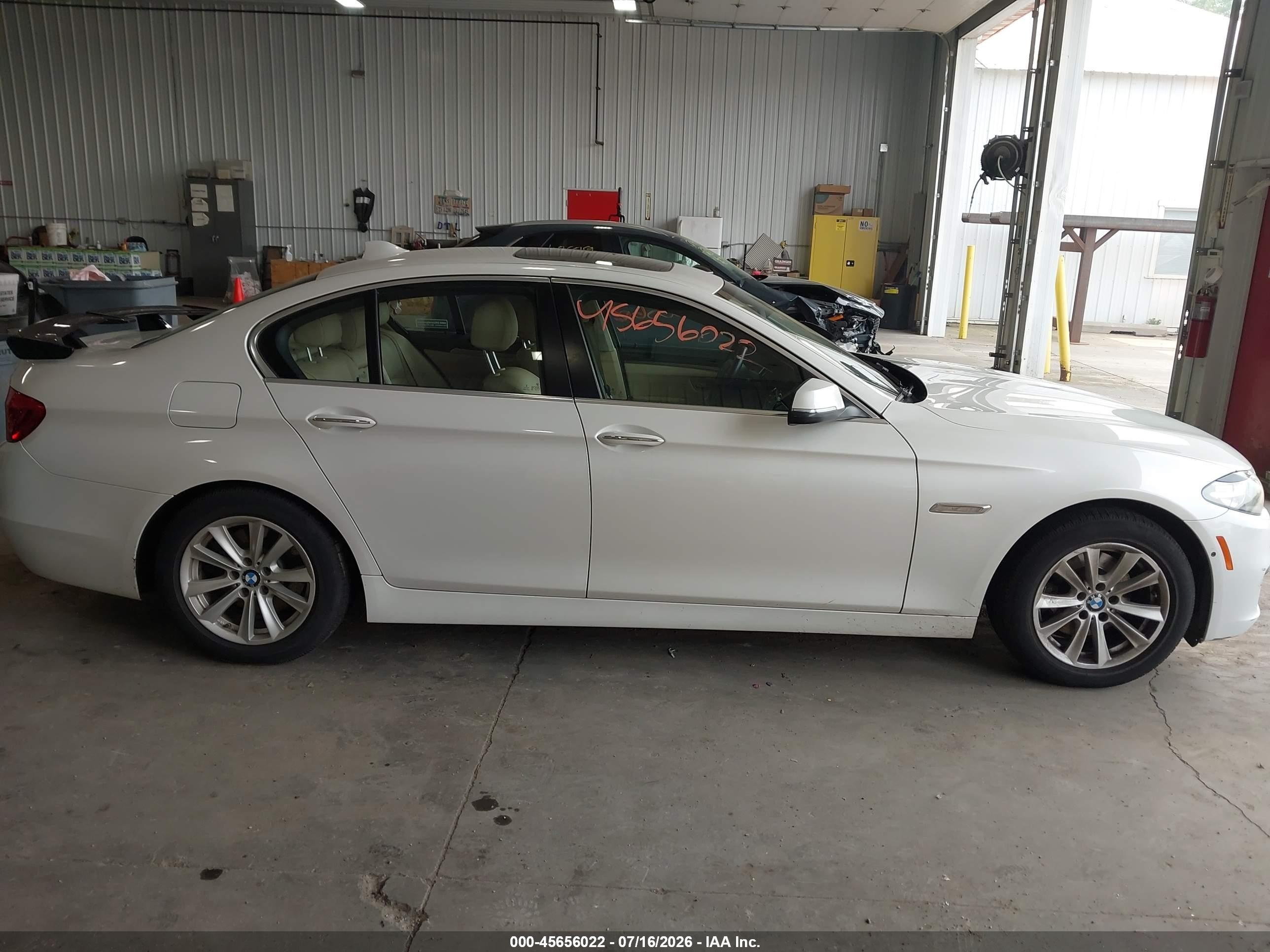 2014 Bmw 528i Xdrive Белый vin: WBA5A7C53ED618543