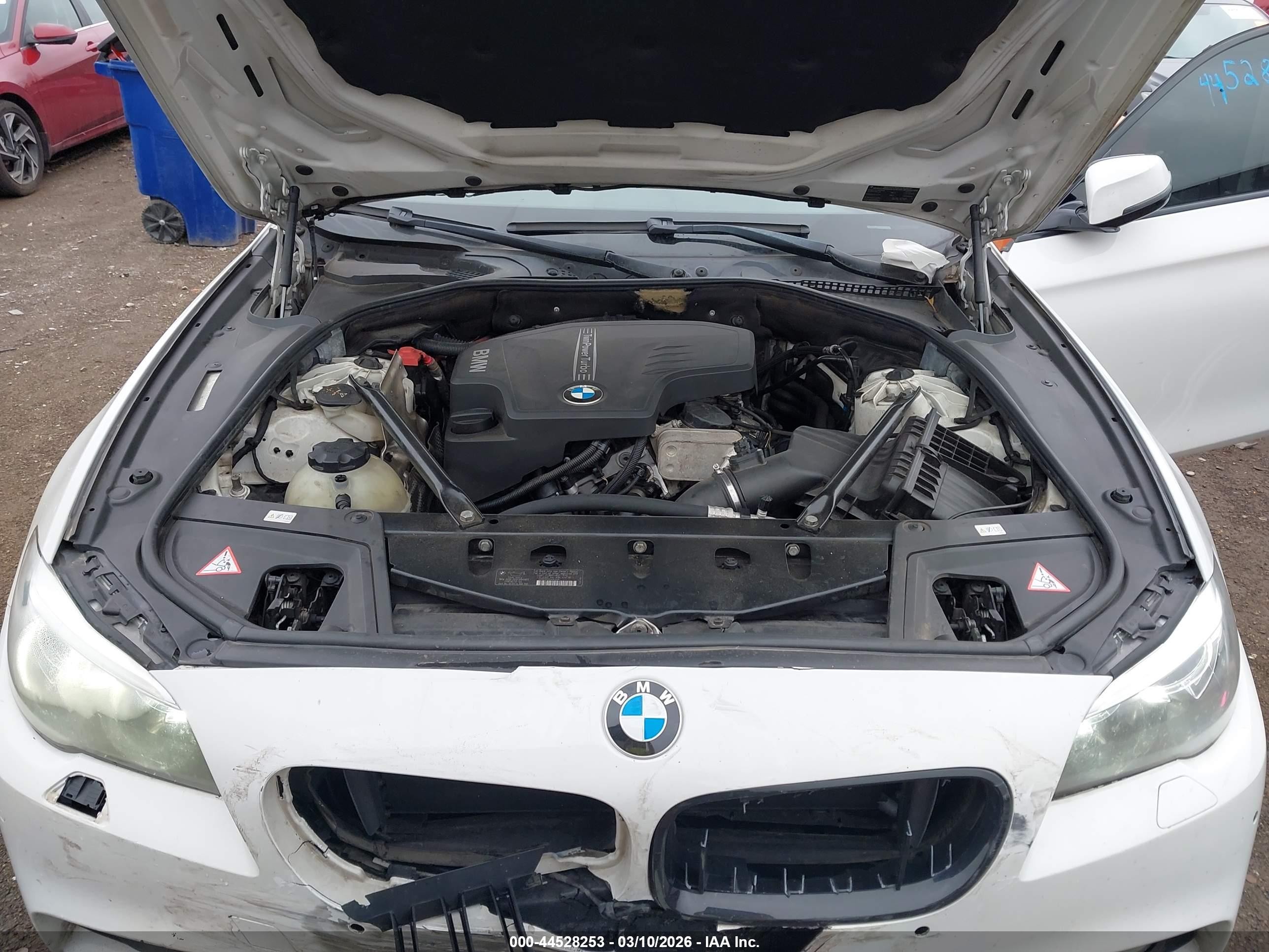 2014 Bmw 528i Xdrive White vin: WBA5A7C55ED612453