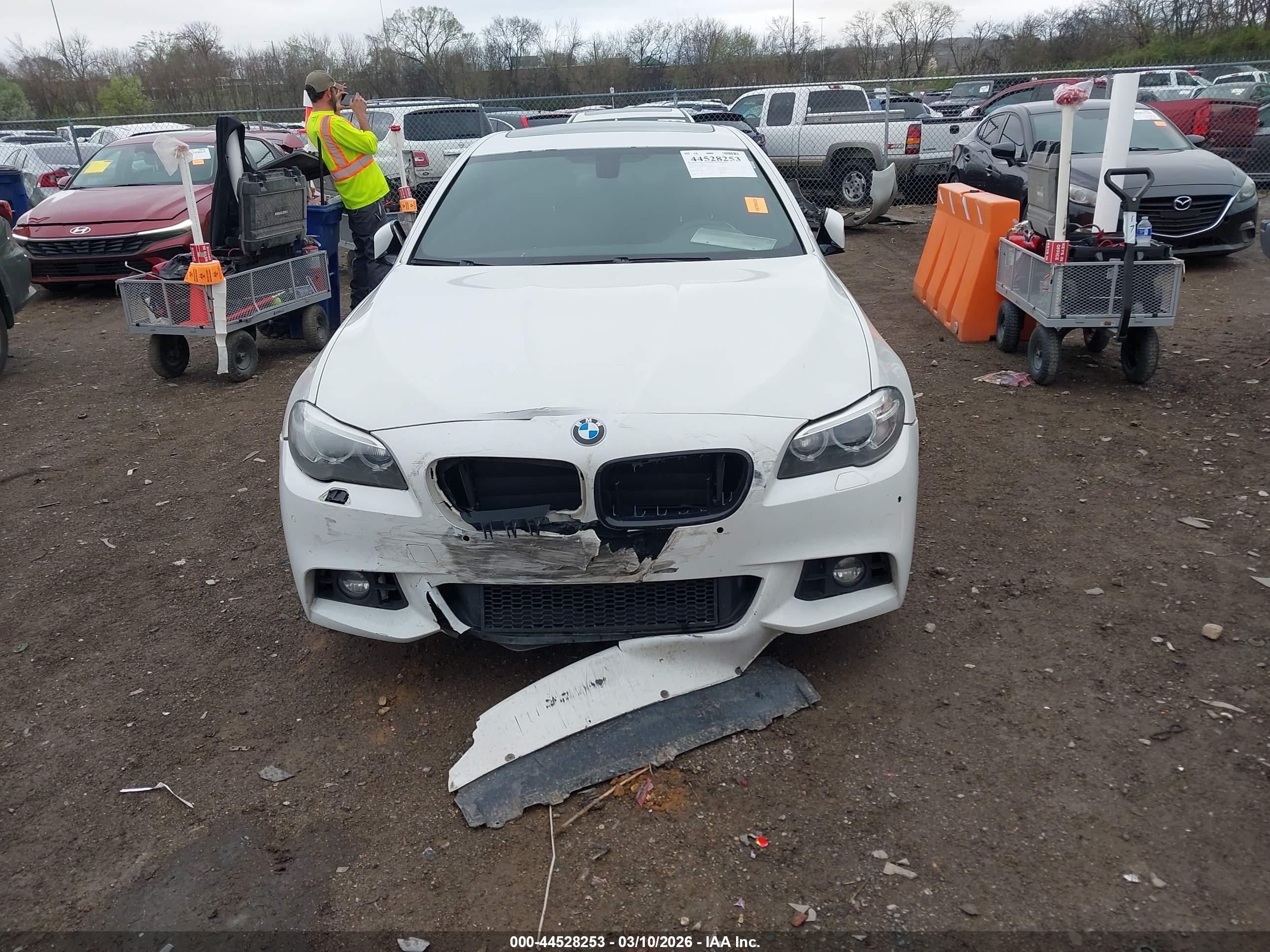2014 Bmw 528i Xdrive White vin: WBA5A7C55ED612453