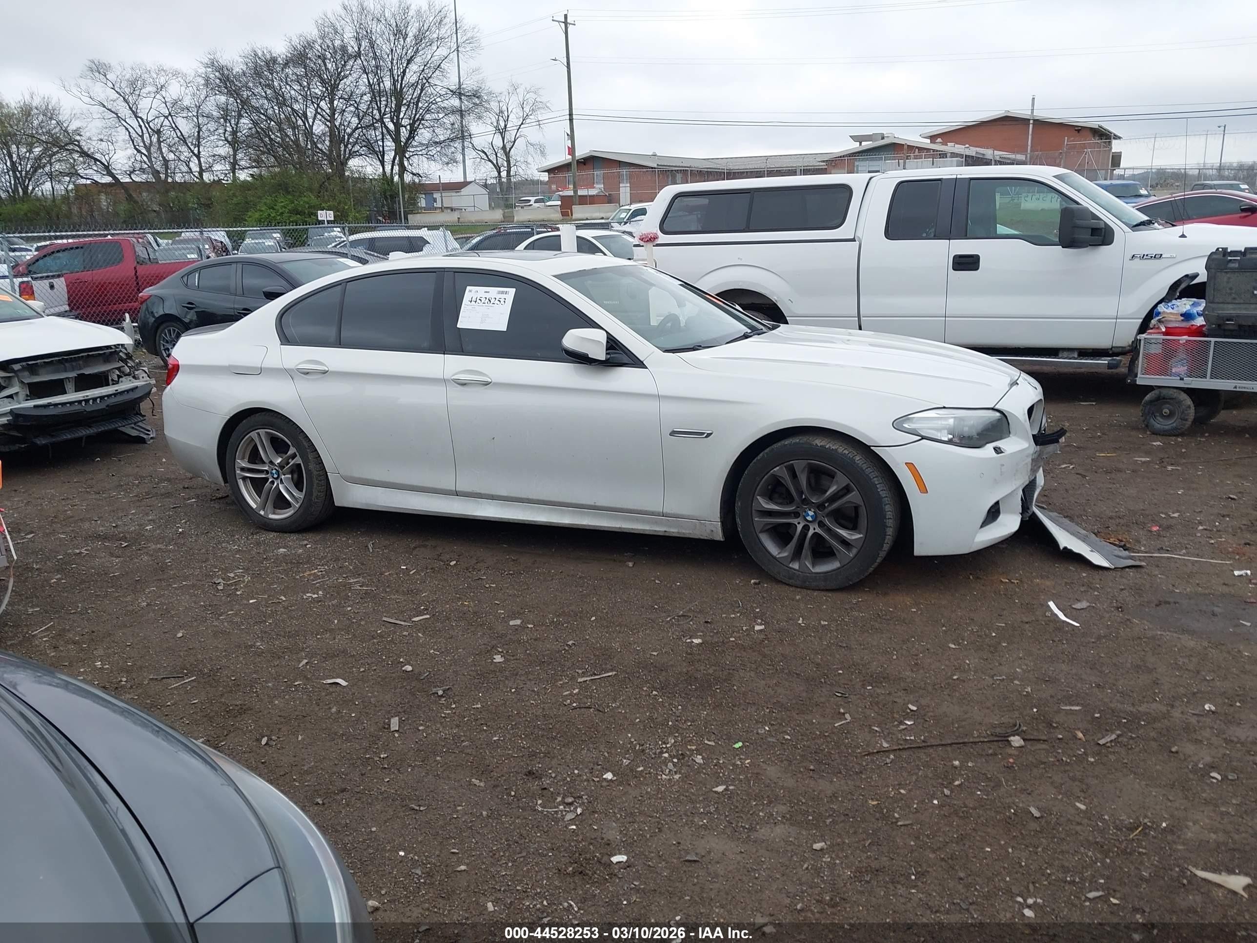2014 Bmw 528i Xdrive White vin: WBA5A7C55ED612453