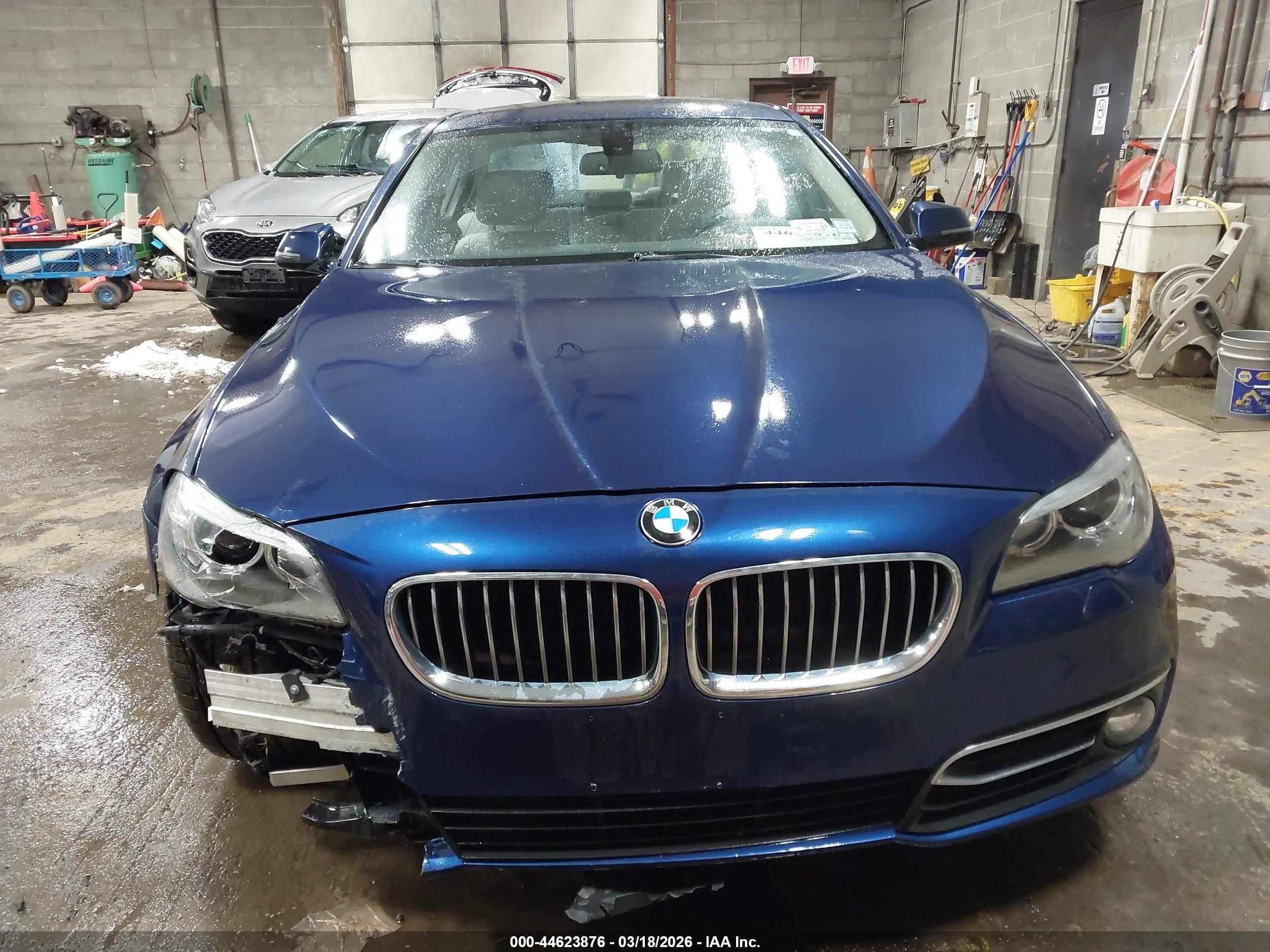 2015 Bmw 528i Xdrive Blue vin: WBA5A7C55FD627357