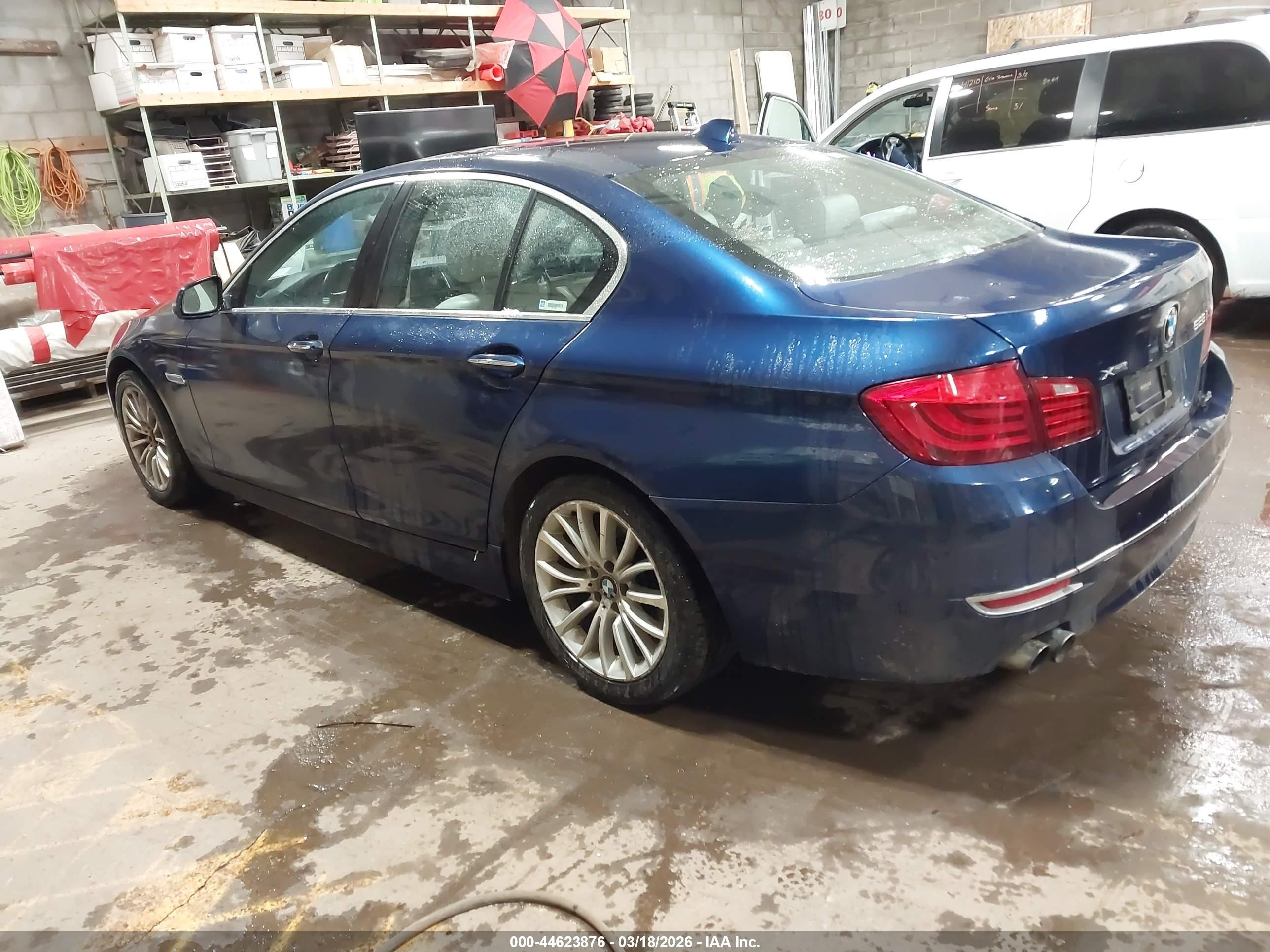 2015 Bmw 528i Xdrive Blue vin: WBA5A7C55FD627357