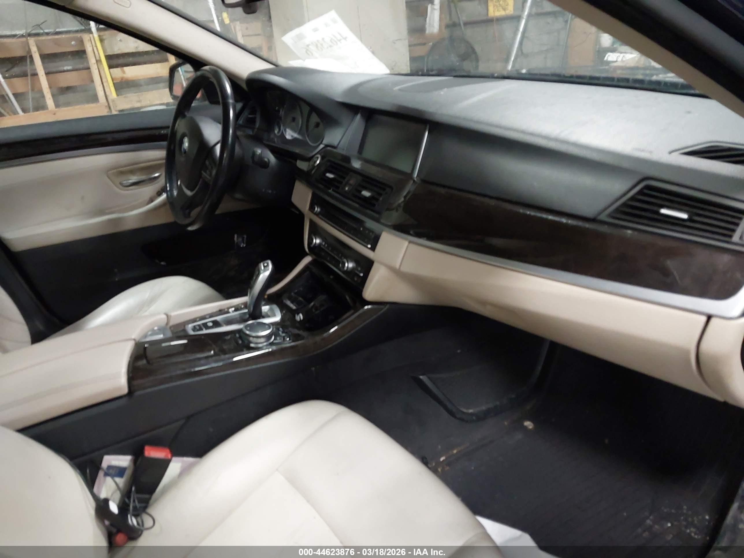 2015 Bmw 528i Xdrive Blue vin: WBA5A7C55FD627357