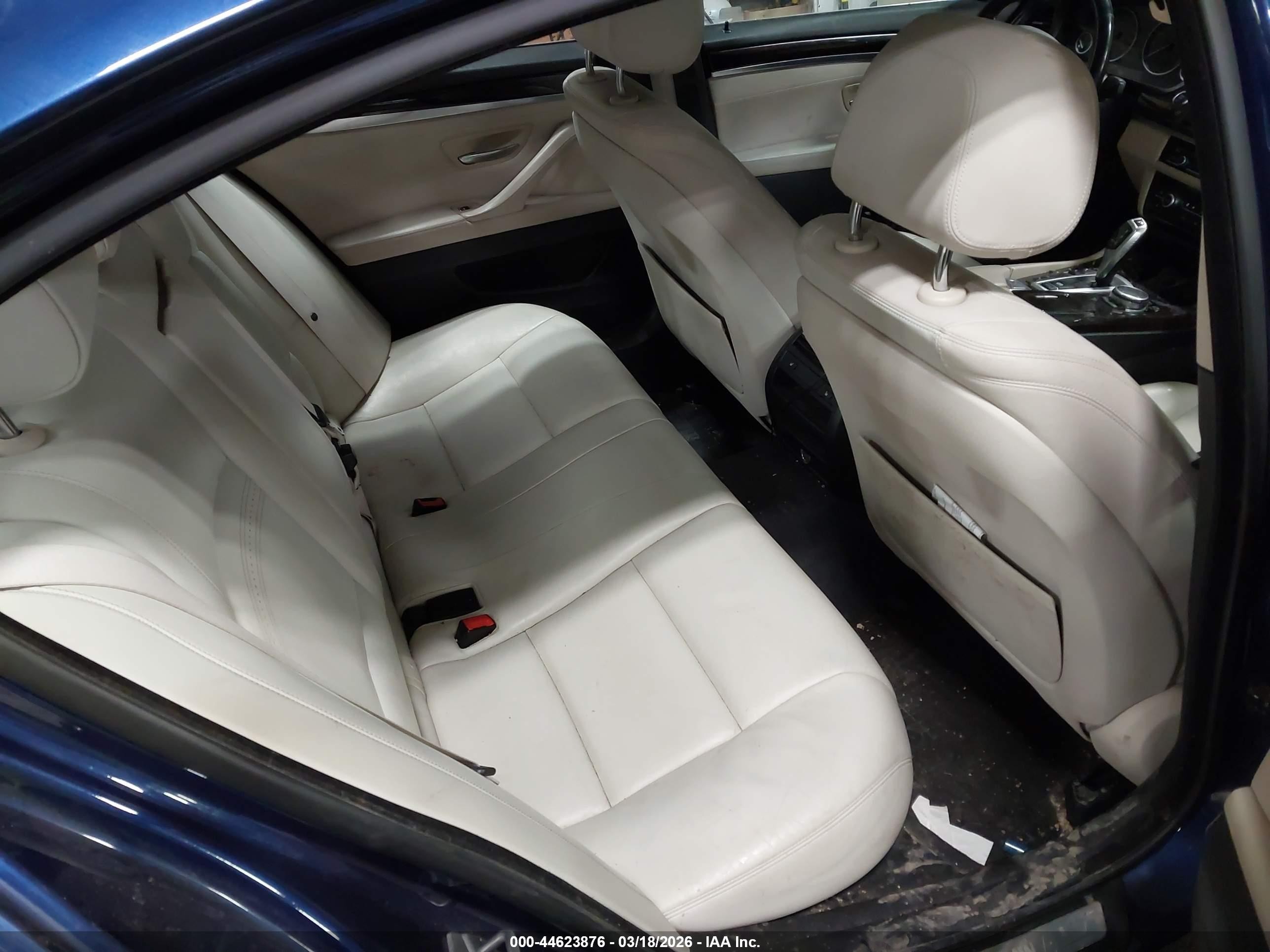 2015 Bmw 528i Xdrive Blue vin: WBA5A7C55FD627357