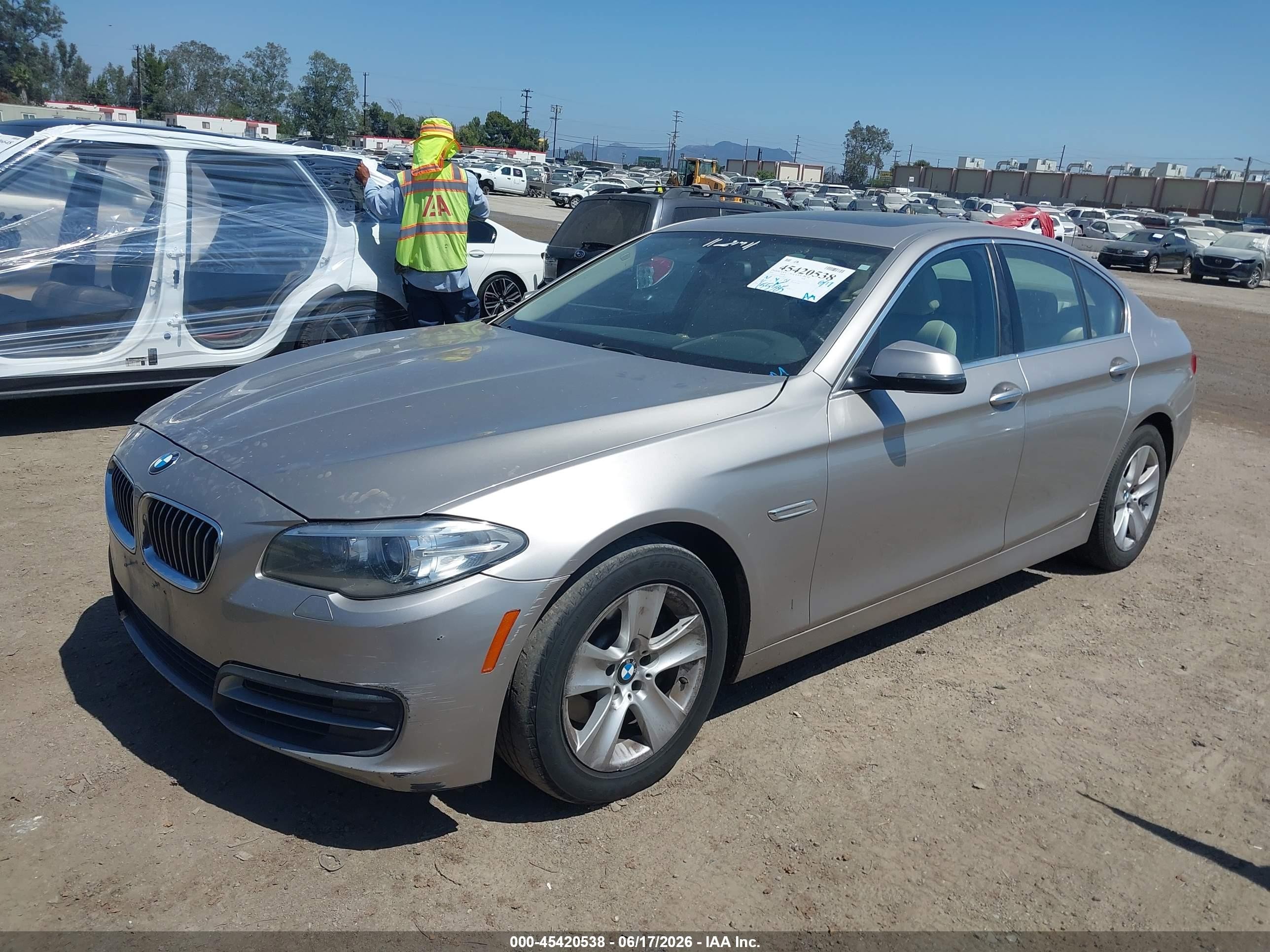 2014 Bmw 528i Xdrive Gold vin: WBA5A7C56ED219626