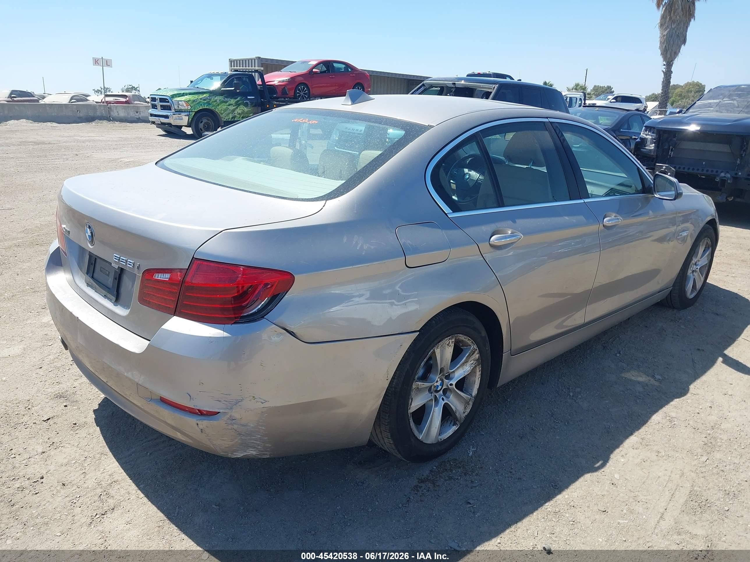 2014 Bmw 528i Xdrive Gold vin: WBA5A7C56ED219626
