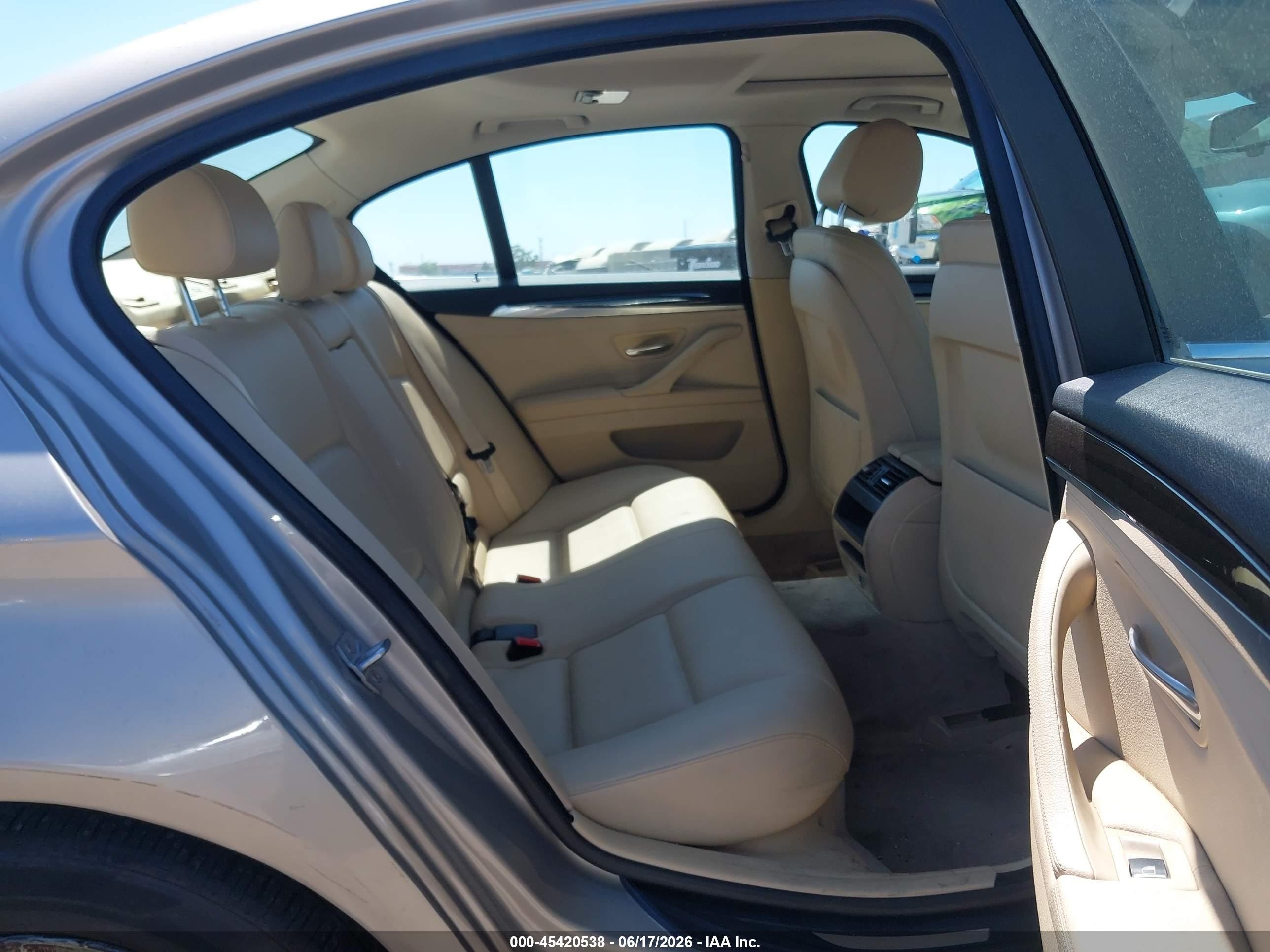 2014 Bmw 528i Xdrive Gold vin: WBA5A7C56ED219626