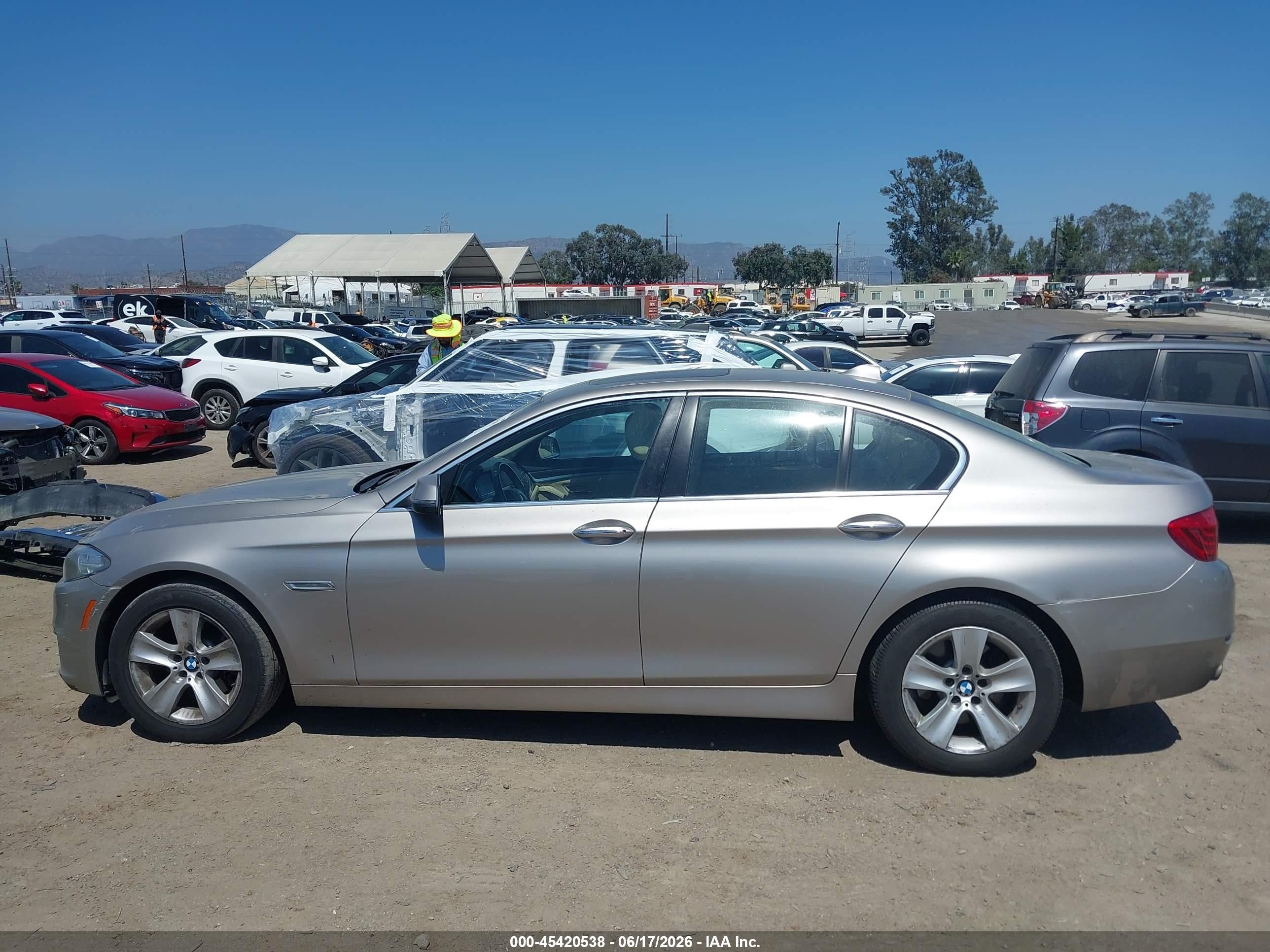 2014 Bmw 528i Xdrive Gold vin: WBA5A7C56ED219626