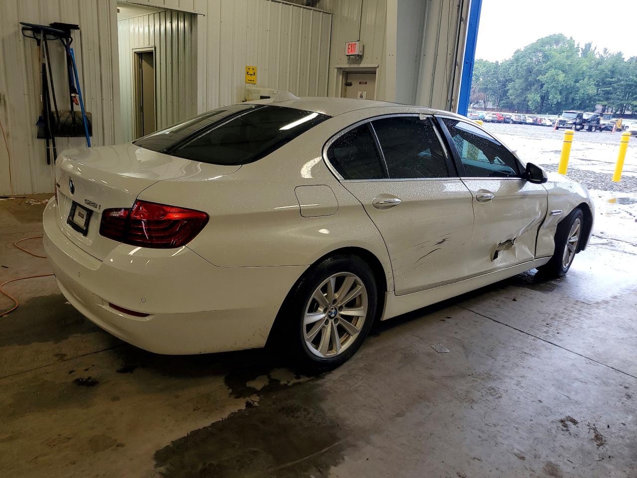 2015 Bmw 528 Xi Белый vin: WBA5A7C56FD625066