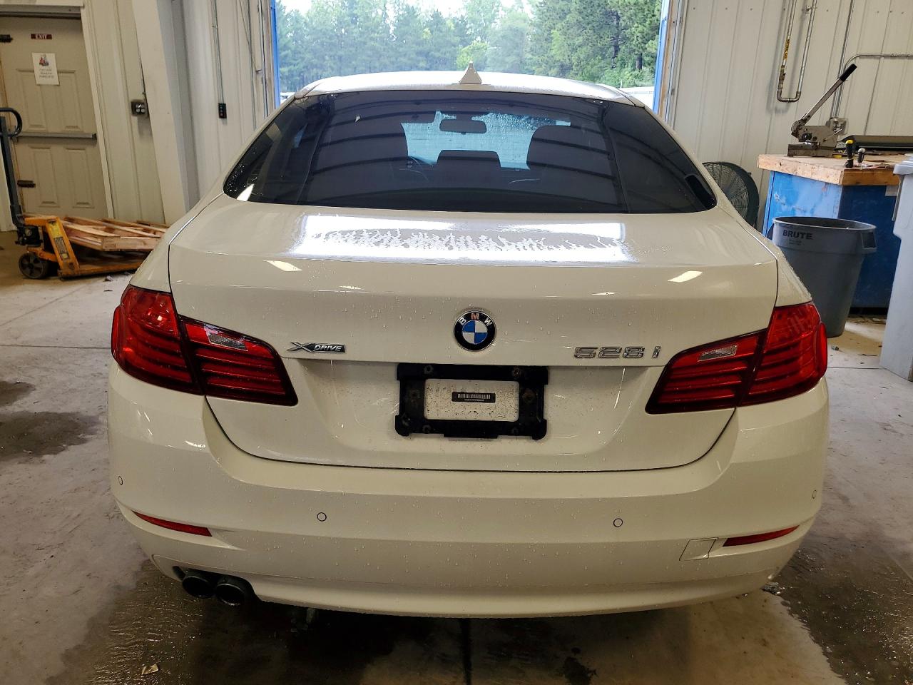 2015 Bmw 528 Xi Белый vin: WBA5A7C56FD625066