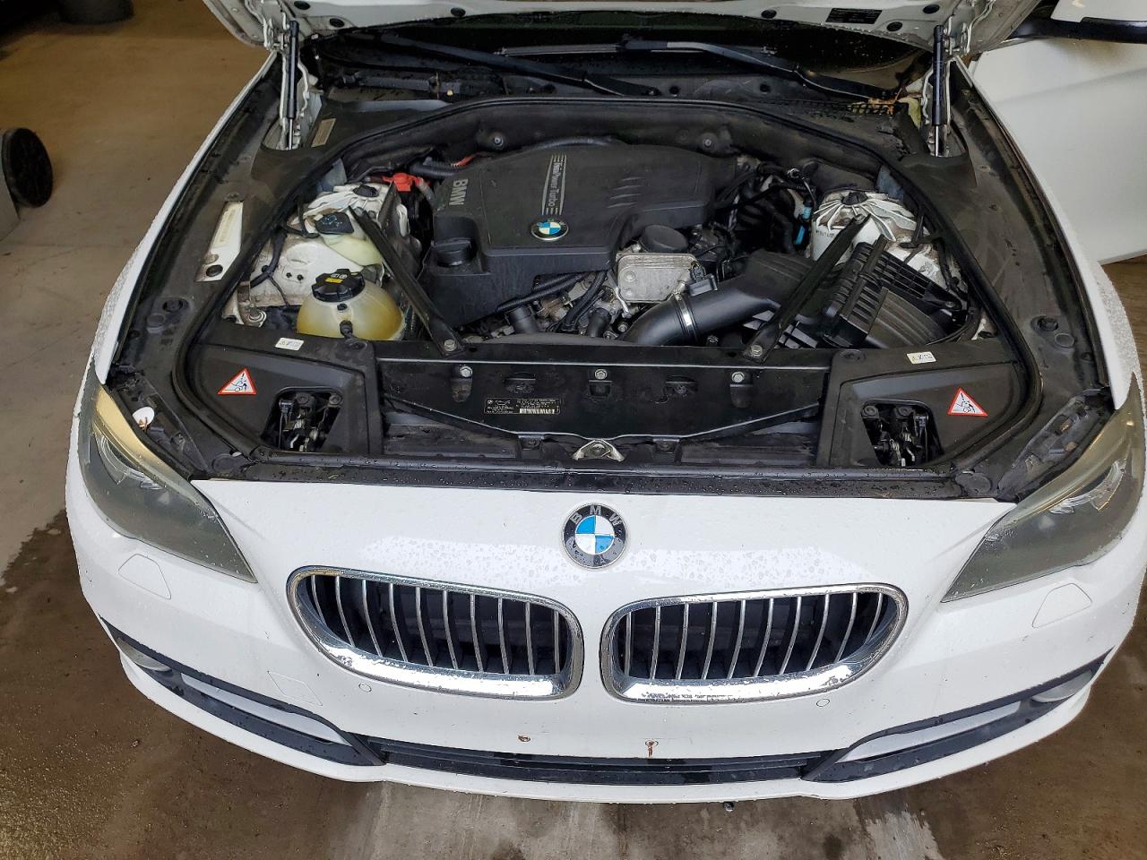 2015 Bmw 528 Xi Белый vin: WBA5A7C56FD625066