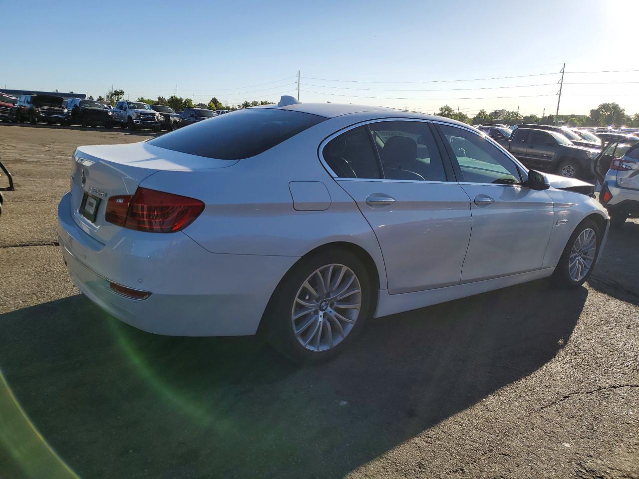 2015 Bmw 528 Xi White vin: WBA5A7C57FD621723
