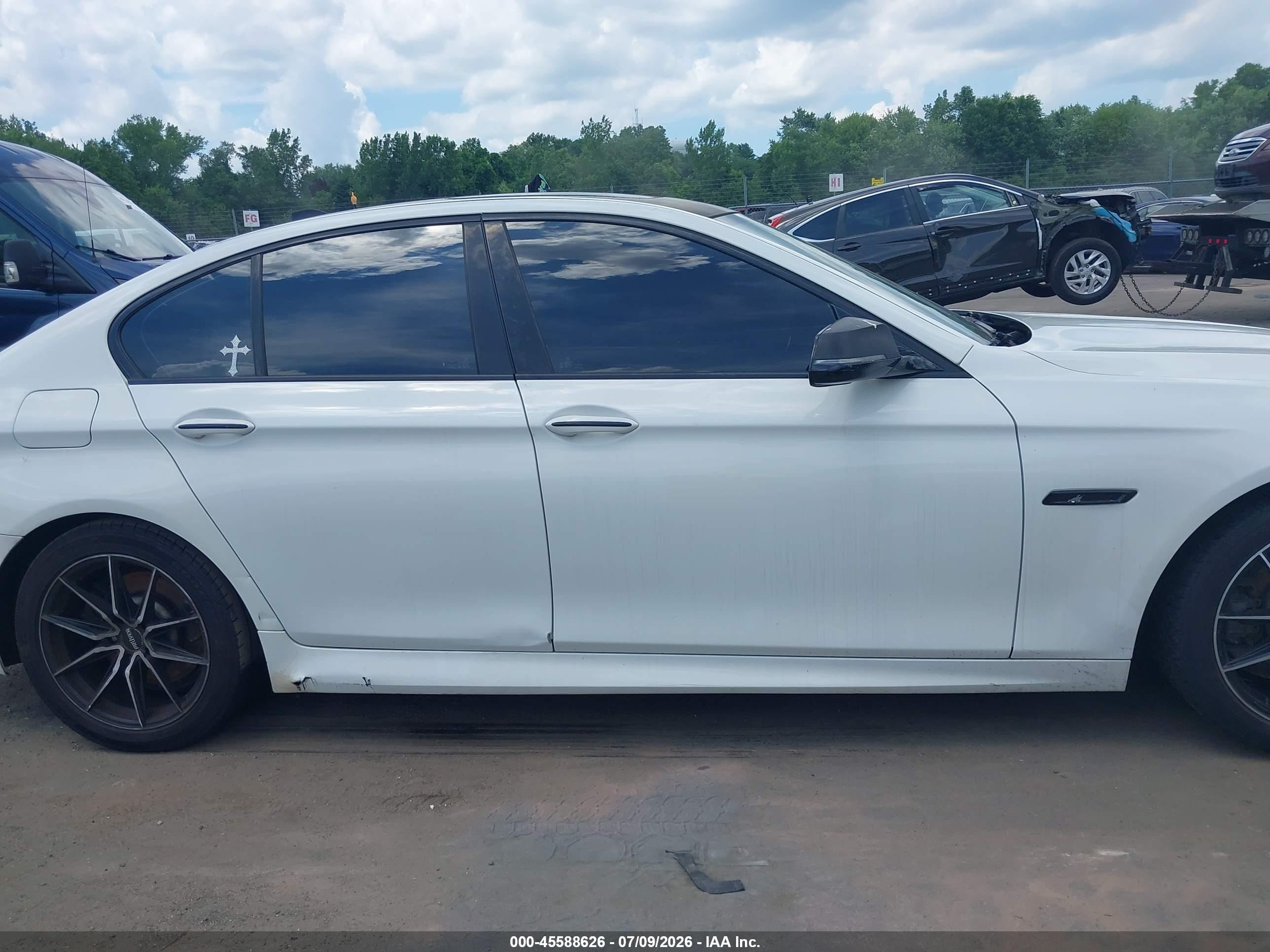 2015 Bmw 528i Xdrive White vin: WBA5A7C58FD621312