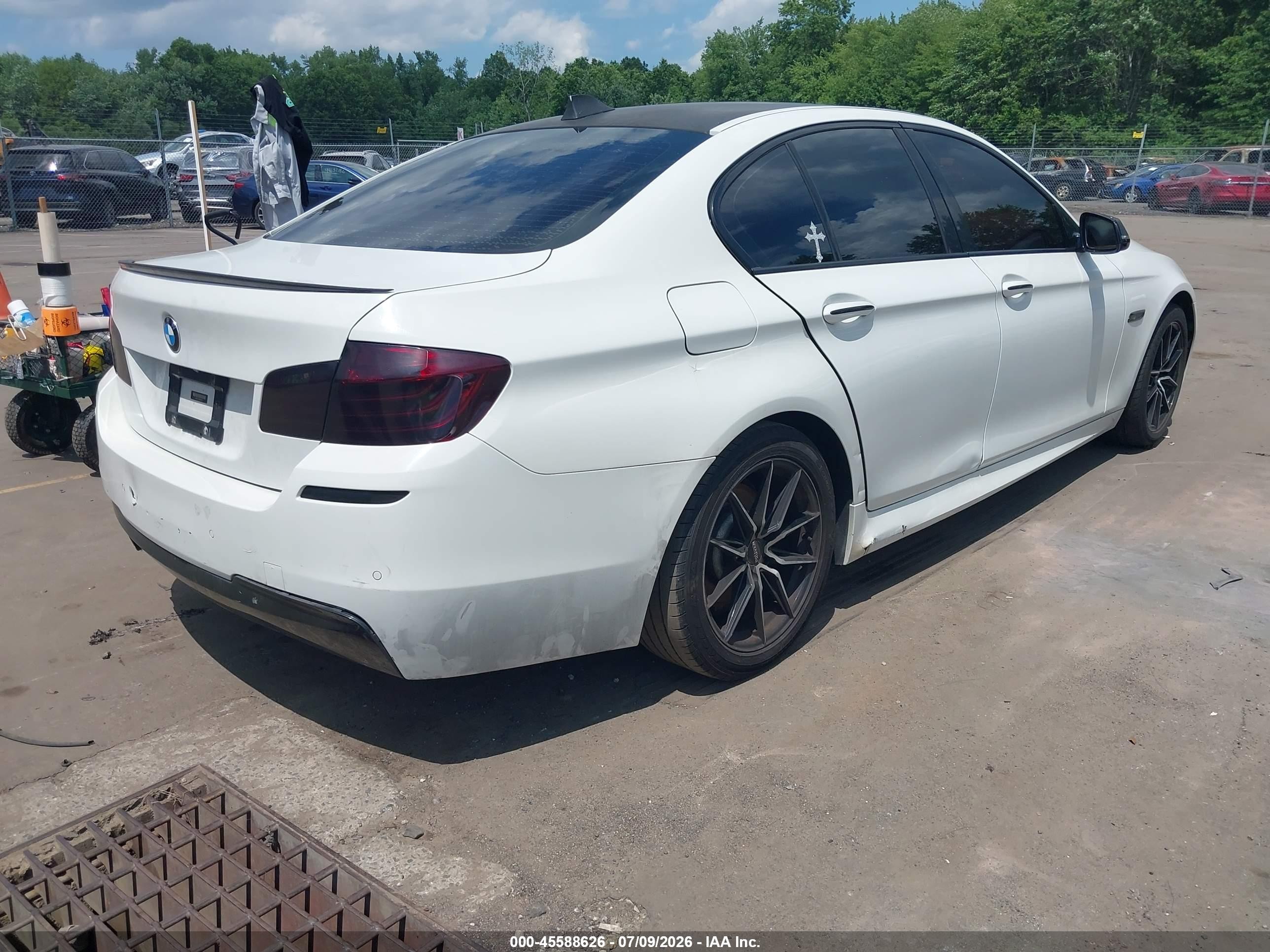2015 Bmw 528i Xdrive White vin: WBA5A7C58FD621312