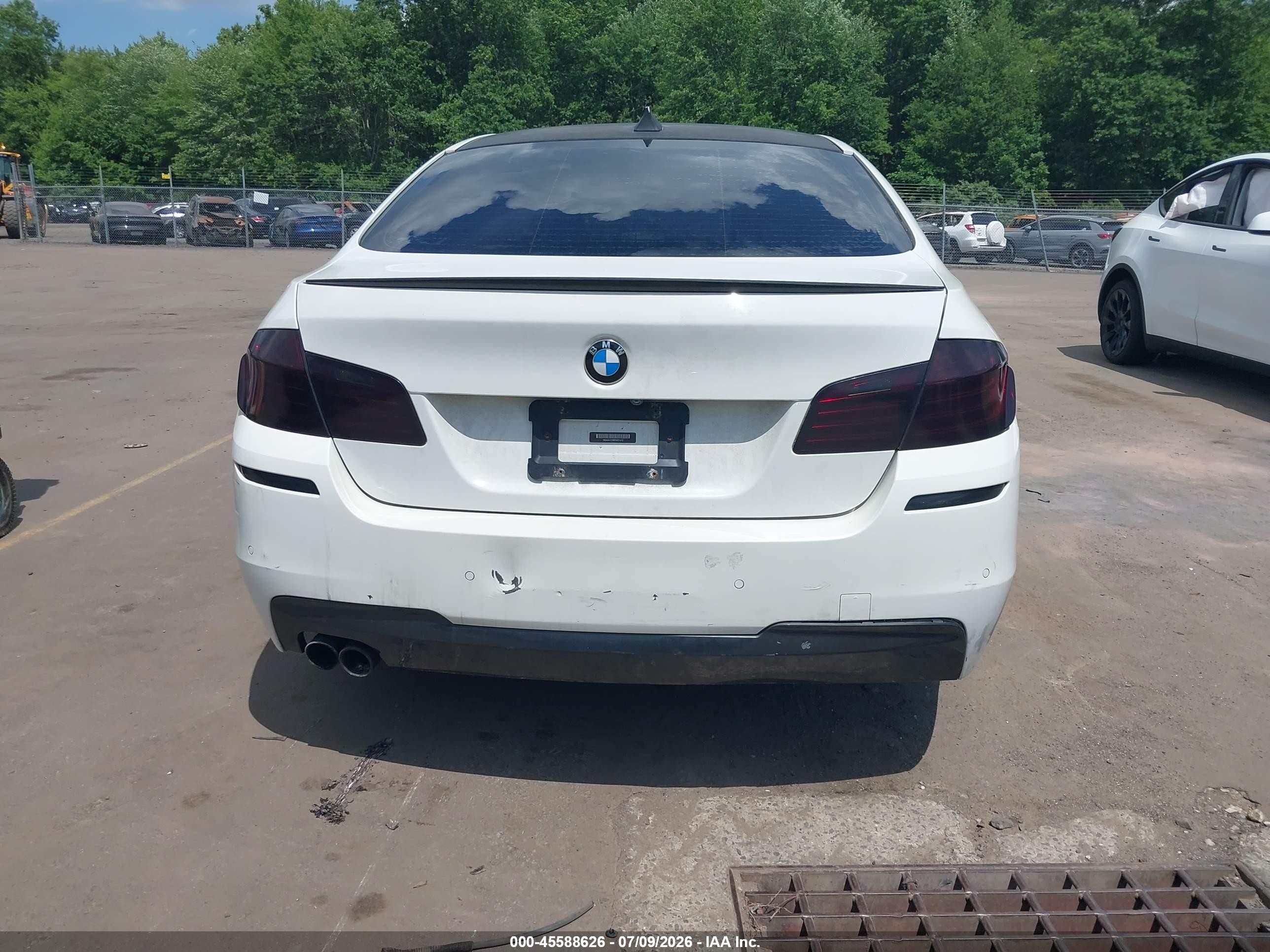 2015 Bmw 528i Xdrive White vin: WBA5A7C58FD621312