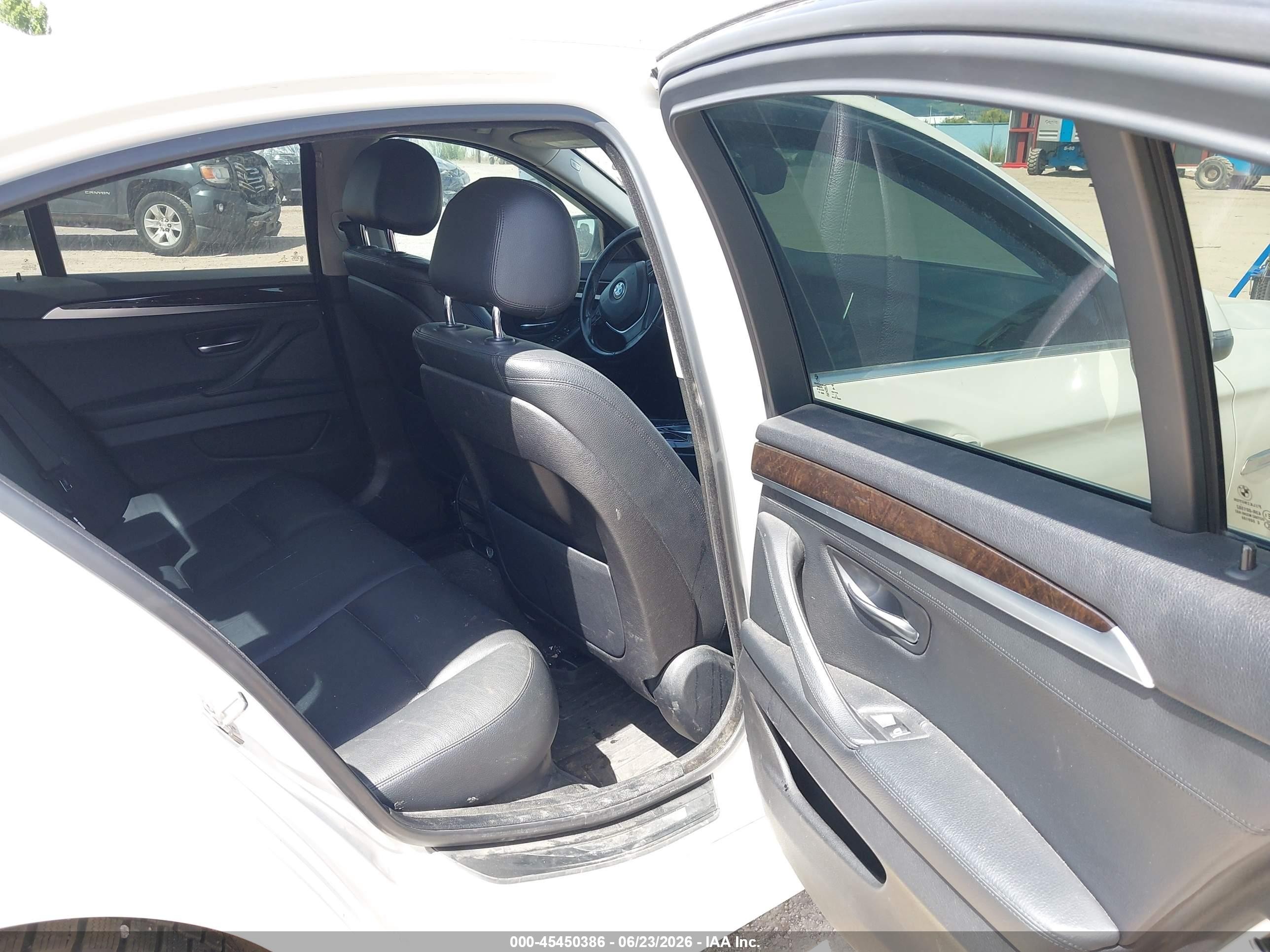 2015 Bmw 528i Xdrive White vin: WBA5A7C58FD624789