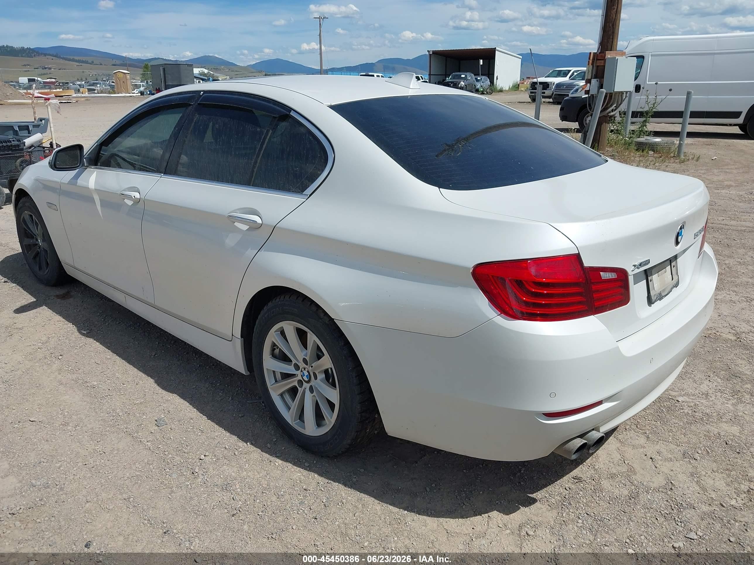 2015 Bmw 528i Xdrive White vin: WBA5A7C58FD624789