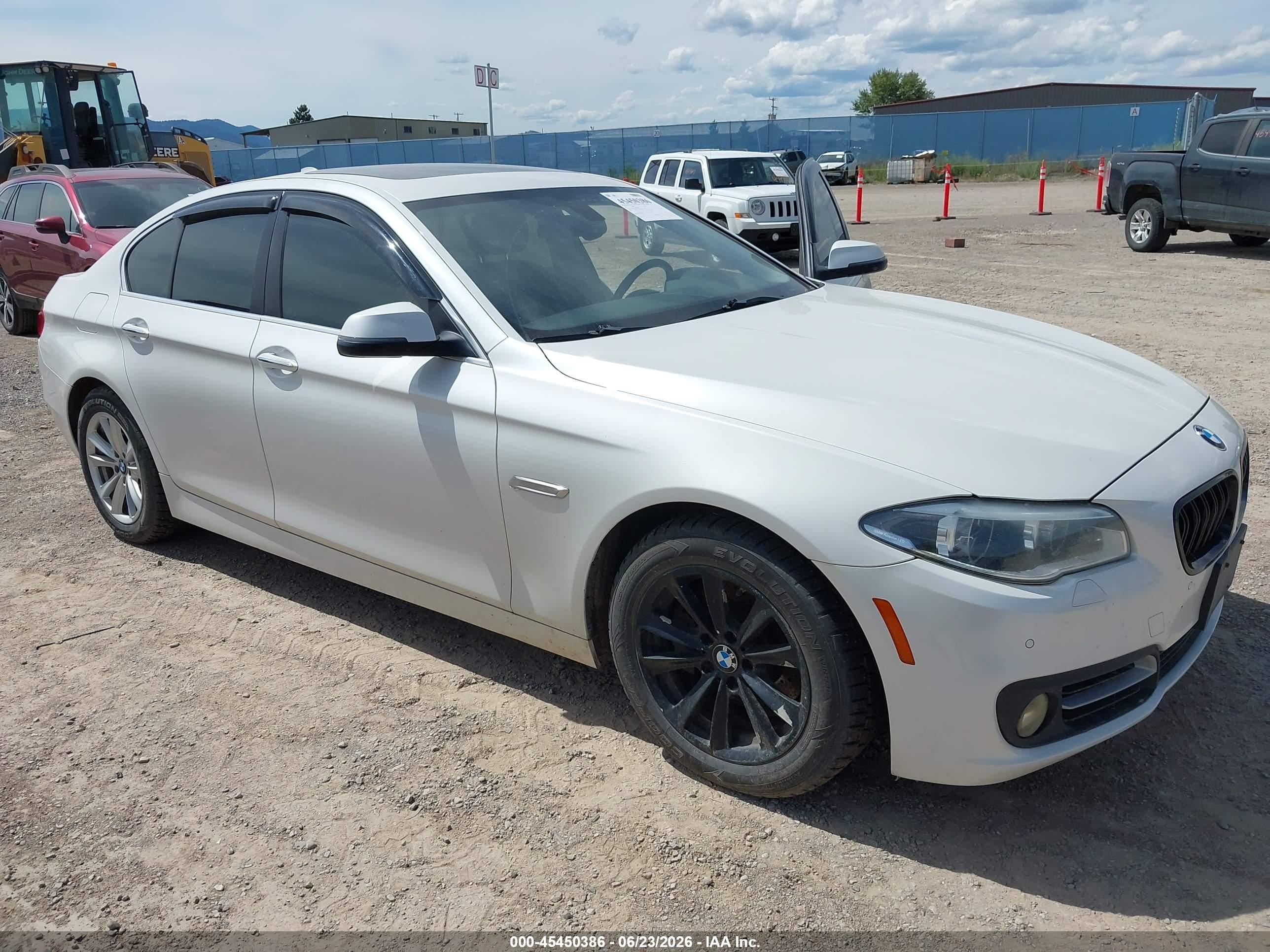 2015 Bmw 528i Xdrive White vin: WBA5A7C58FD624789