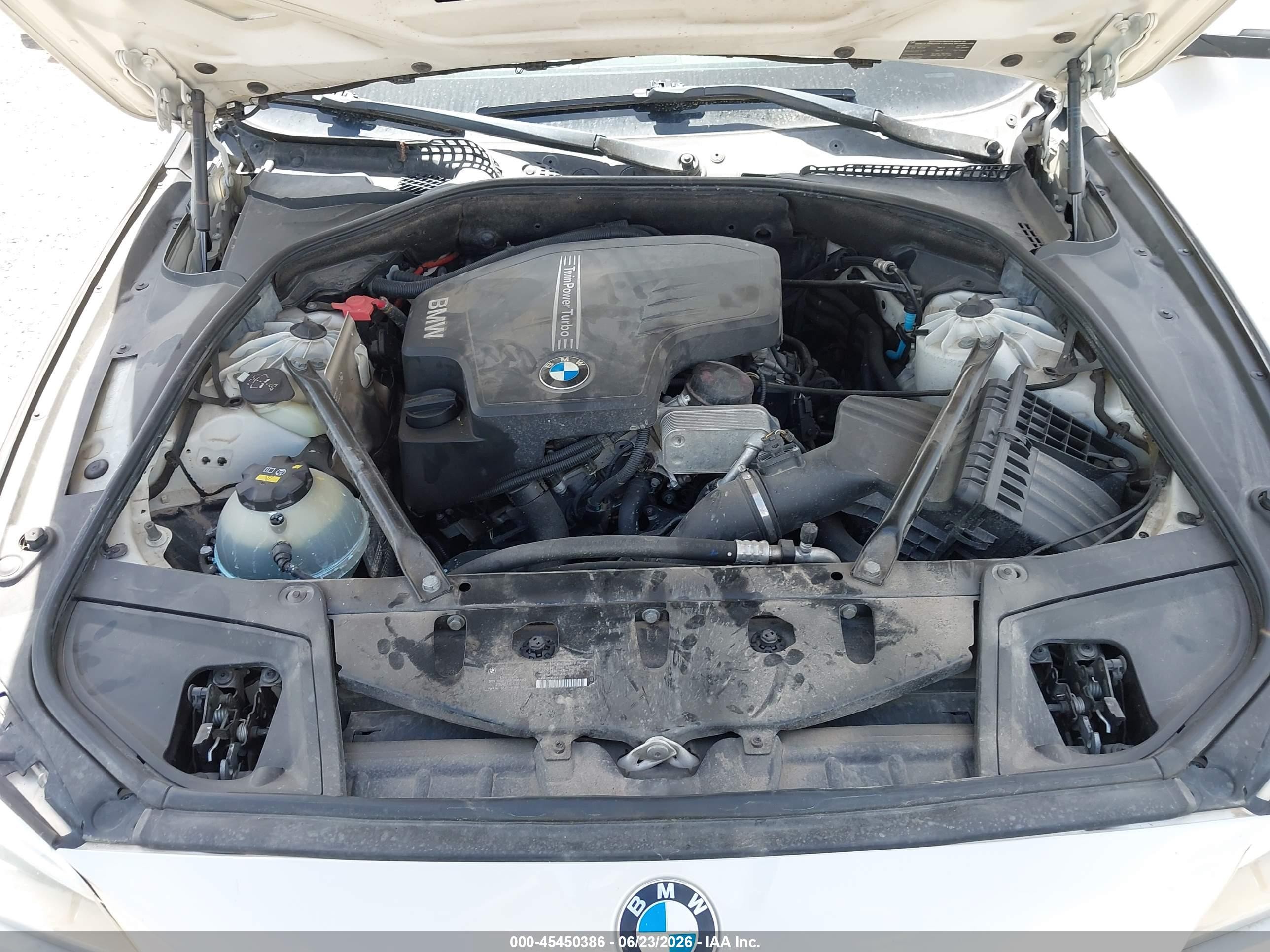 2015 Bmw 528i Xdrive White vin: WBA5A7C58FD624789
