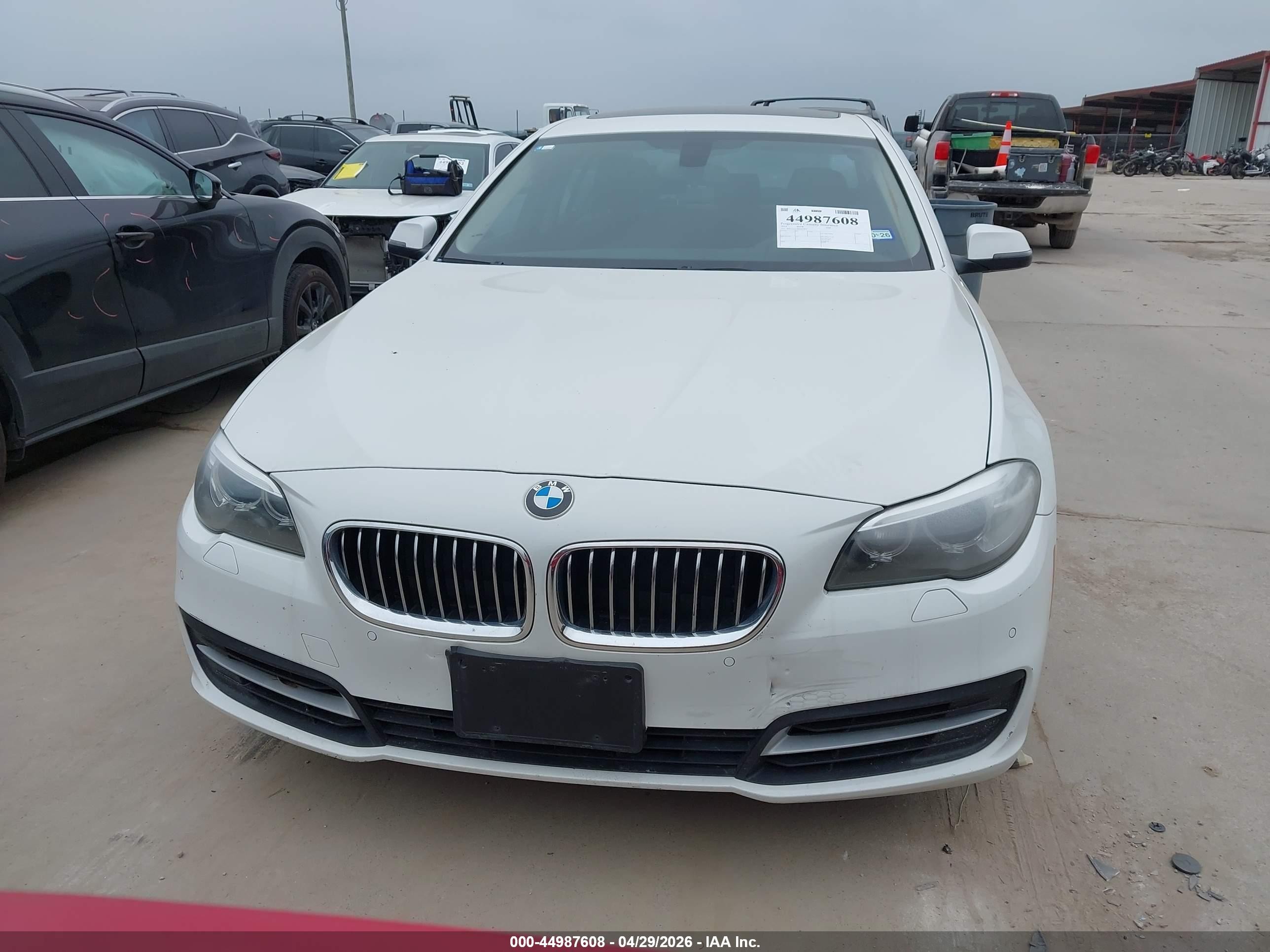 2014 Bmw 528i Xdrive White vin: WBA5A7C59ED616859