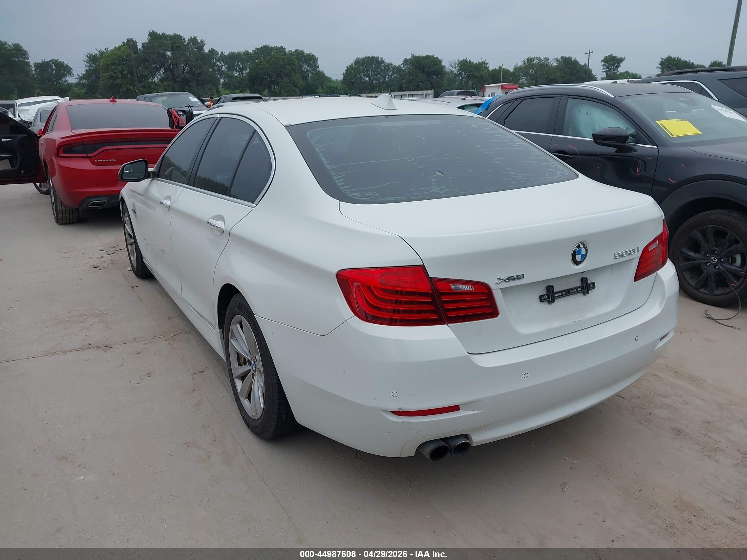 2014 Bmw 528i Xdrive White vin: WBA5A7C59ED616859