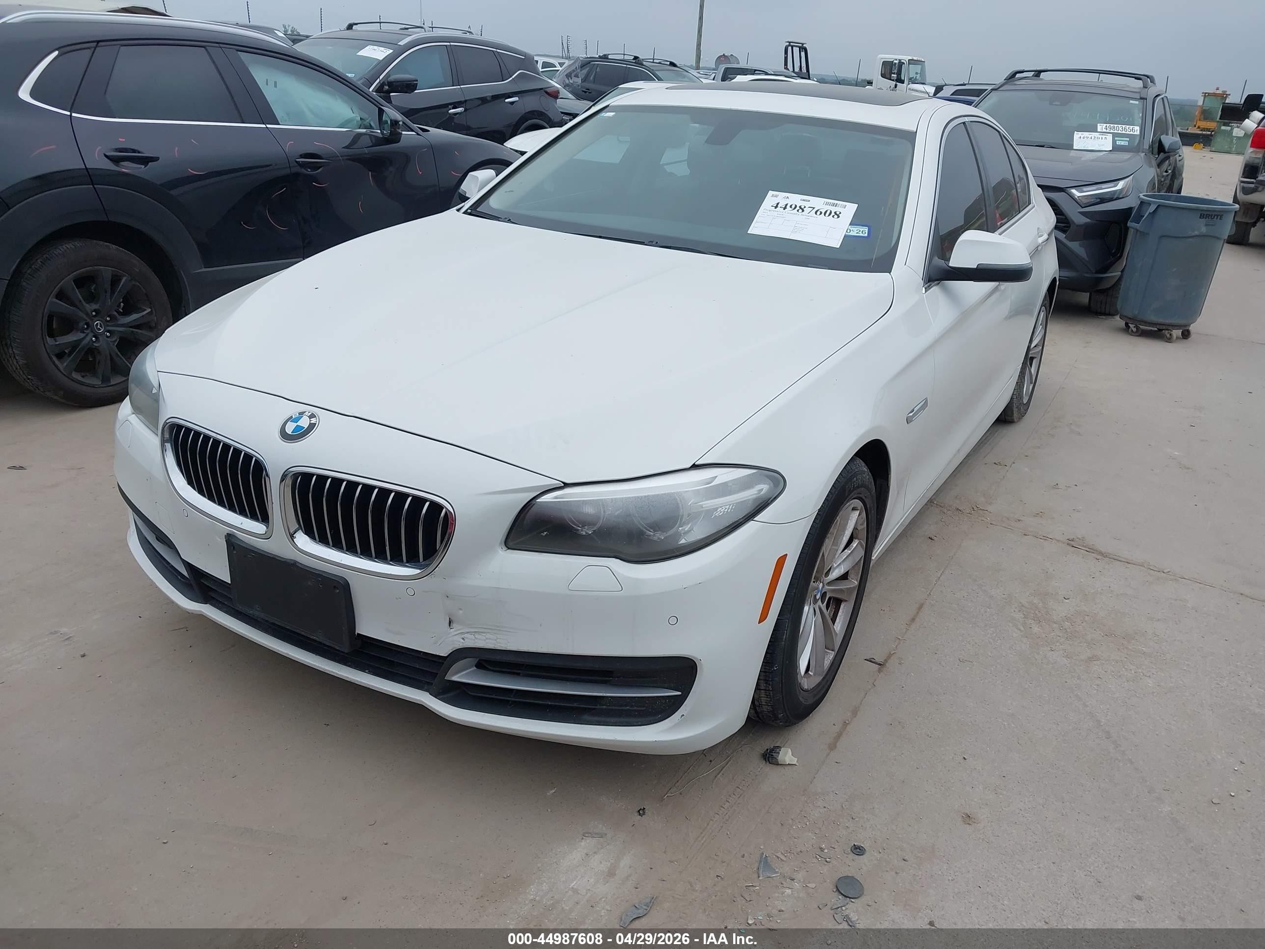2014 Bmw 528i Xdrive White vin: WBA5A7C59ED616859