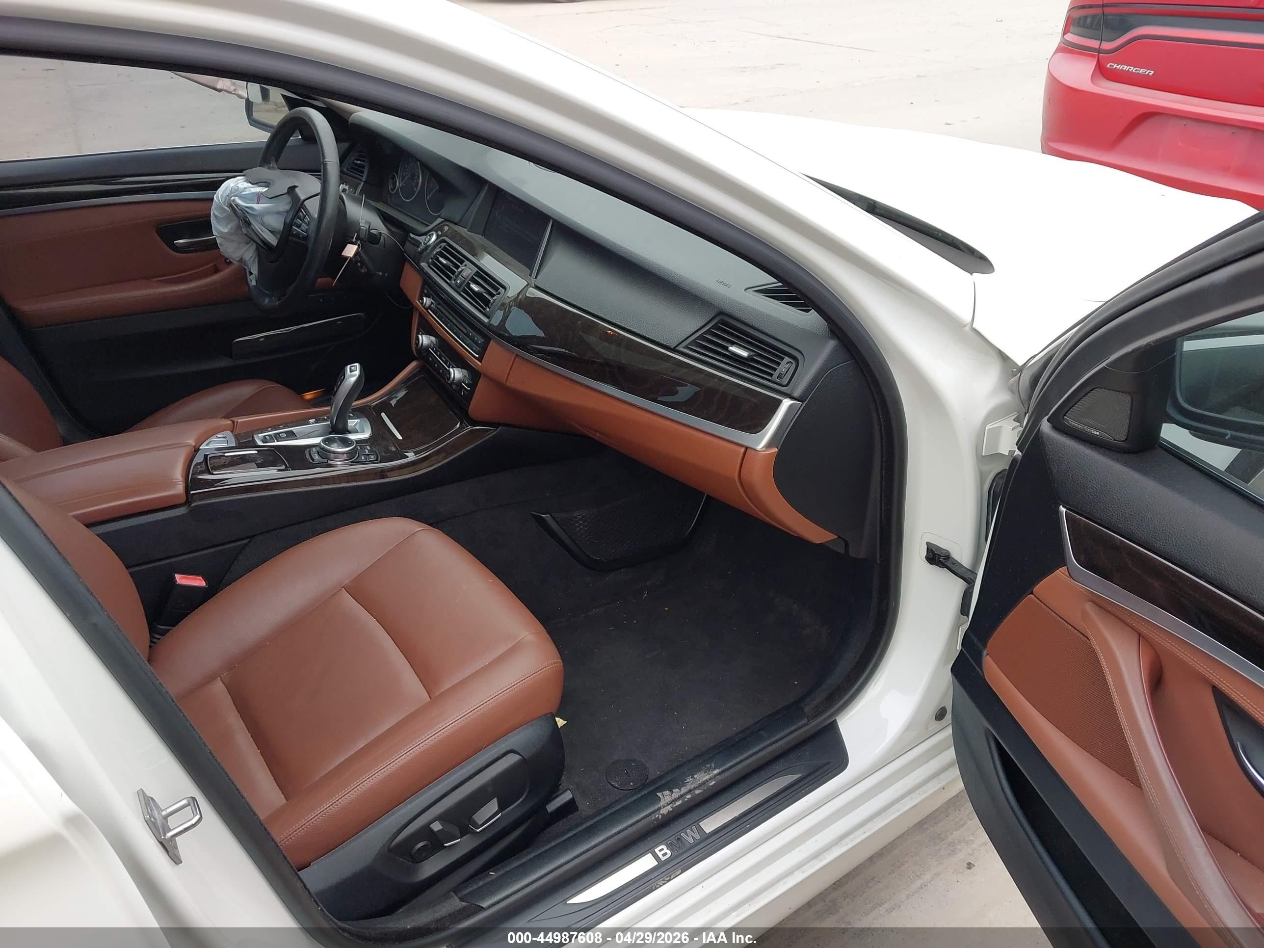 2014 Bmw 528i Xdrive White vin: WBA5A7C59ED616859