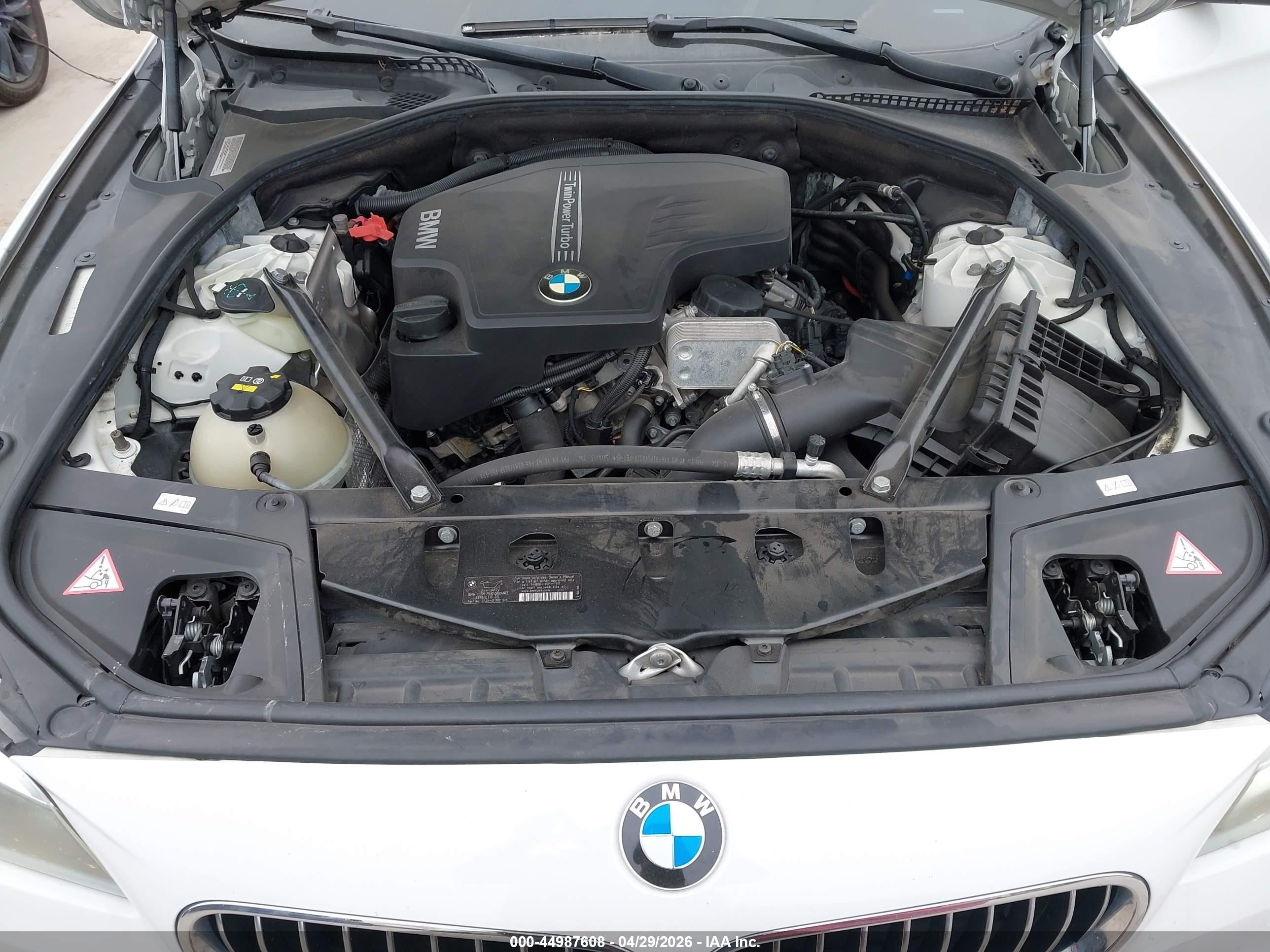2014 Bmw 528i Xdrive White vin: WBA5A7C59ED616859