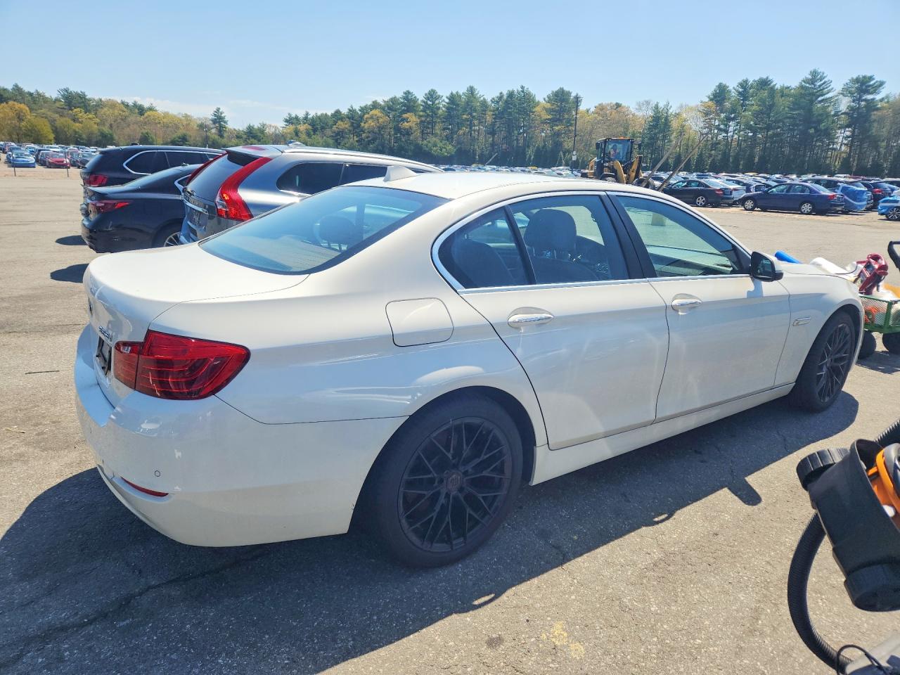 2014 Bmw 528 Xi White vin: WBA5A7C5XED219516