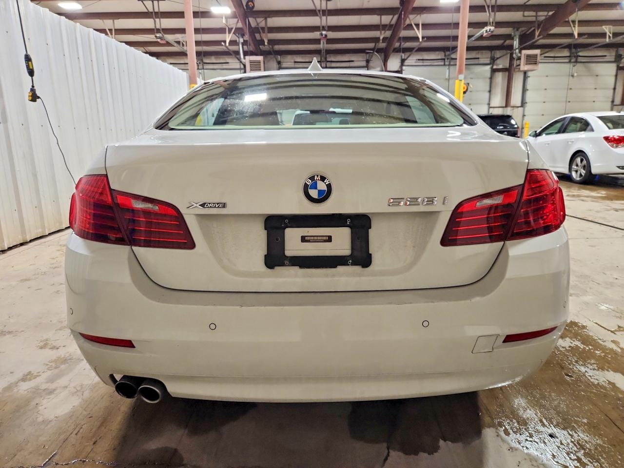 2015 Bmw 528 Xi White vin: WBA5A7C5XFD622610
