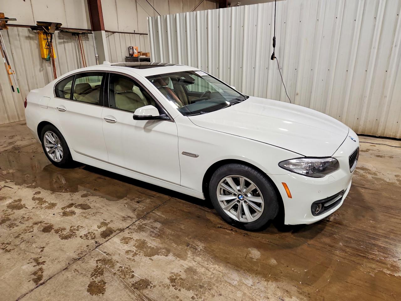 2015 Bmw 528 Xi White vin: WBA5A7C5XFD622610