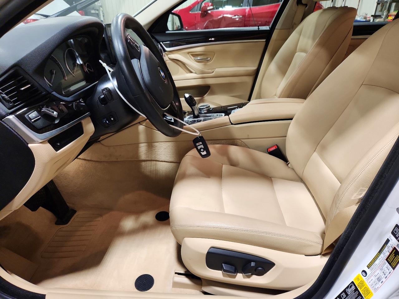2015 Bmw 528 Xi White vin: WBA5A7C5XFD622610