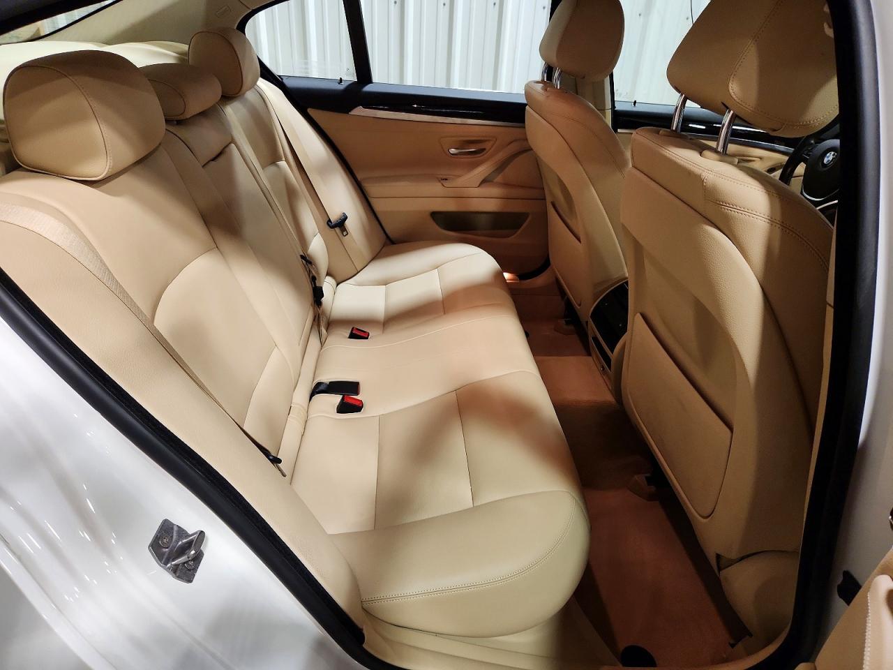 2015 Bmw 528 Xi White vin: WBA5A7C5XFD622610